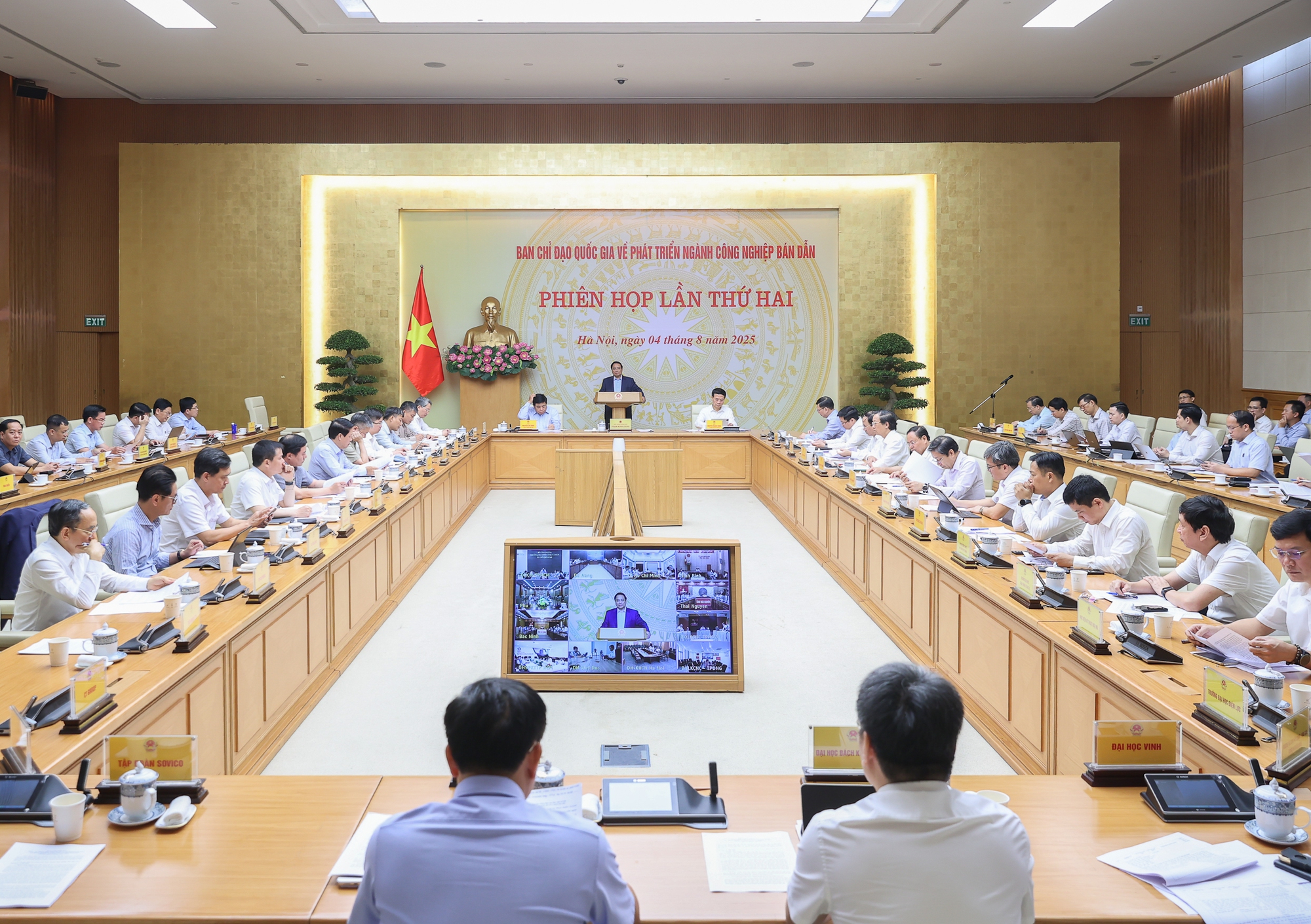 Thúc đẩy ứng dụng công nghiệp chip bán dẫn trong hạ tầng giao thông, đô thị thông minh- Ảnh 2.