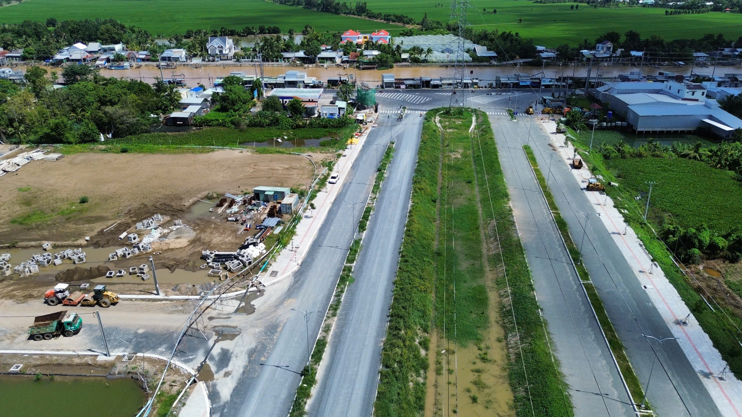 Chủ tịch Cần Thơ chỉ đạo tháo gỡ khó khăn về đất đai cho Khu công nghiệp Vĩnh Thạnh- Ảnh 1. Chủ tịch Cần Thơ chỉ đạo tháo gỡ khó khăn về đất đai cho Khu công nghiệp Vĩnh Thạnh- Ảnh 1.