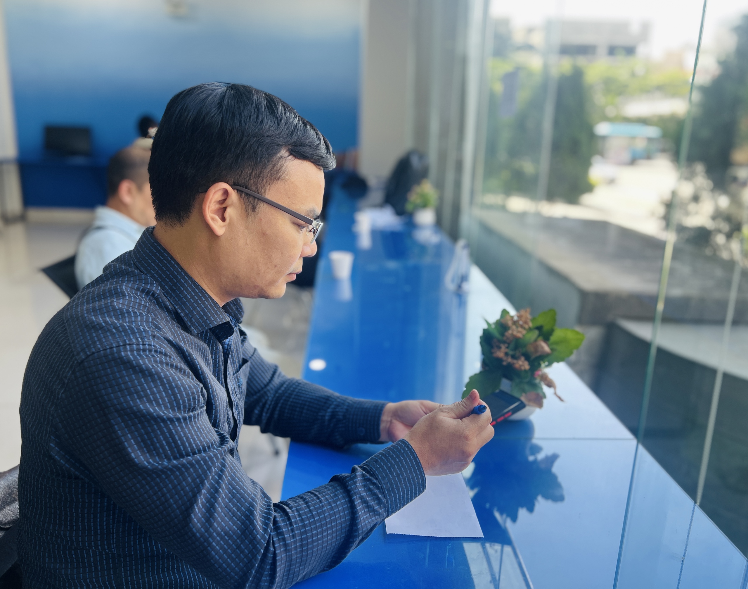 Người dân Hà Nội trải nghiệm 15 tiện ích miễn phí ở trung tâm hành chính công- Ảnh 7. Người dân Hà Nội trải nghiệm 15 tiện ích miễn phí ở trung tâm hành chính công- Ảnh 7.