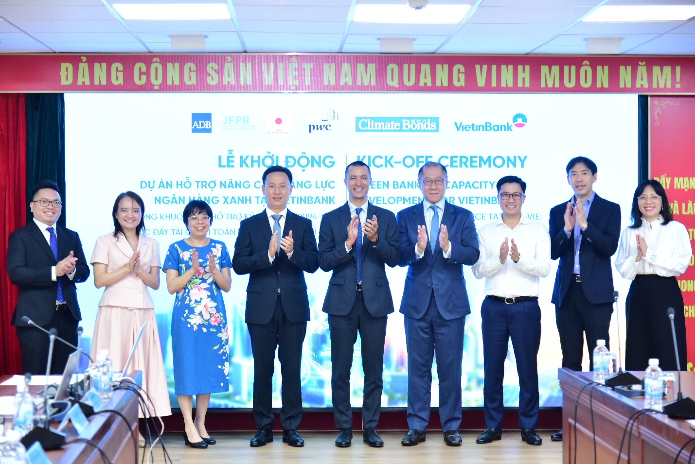 VietinBank khởi động hỗ trợ kỹ thuật thuộc cấu phần "Nâng cao năng lực ngân hàng xanh"- Ảnh 1. F:\Tram\VietinBank\2025\ESG\Ngân hàng Xanh\Ảnh minh họa\7T-9.7.2025-Khoi dong DA NH Xanh (17).jpeg