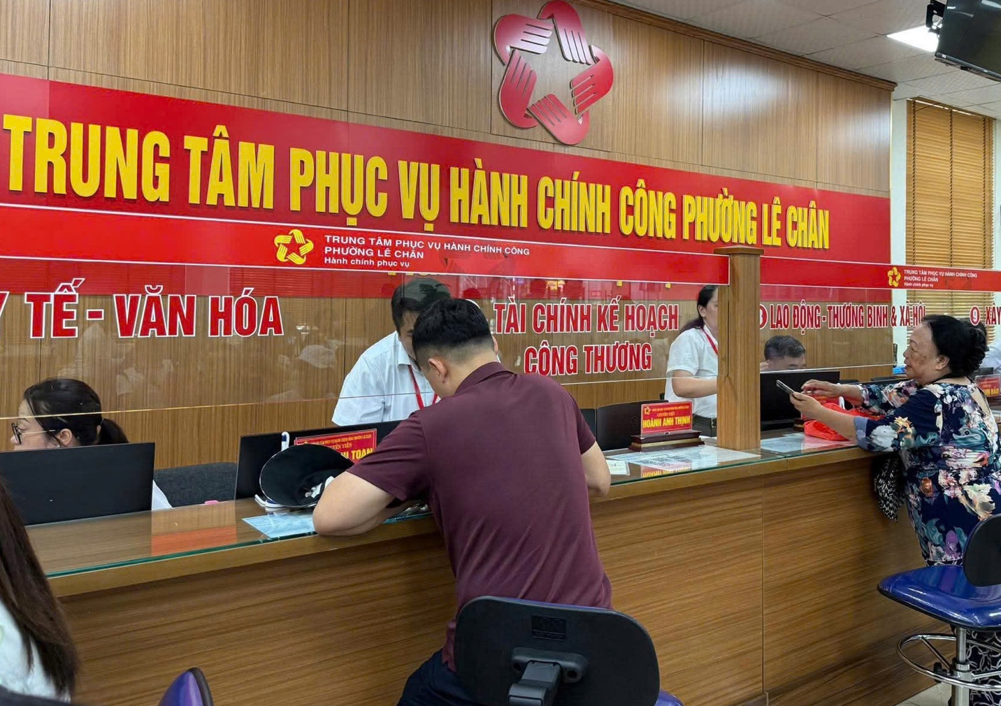 Chính quyền địa phương hai cấp: Gỡ nút thắt để vận hành thông suốt- Ảnh 2. Chính quyền địa phương hai cấp: Gỡ nút thắt để vận hành thông suốt- Ảnh 2.