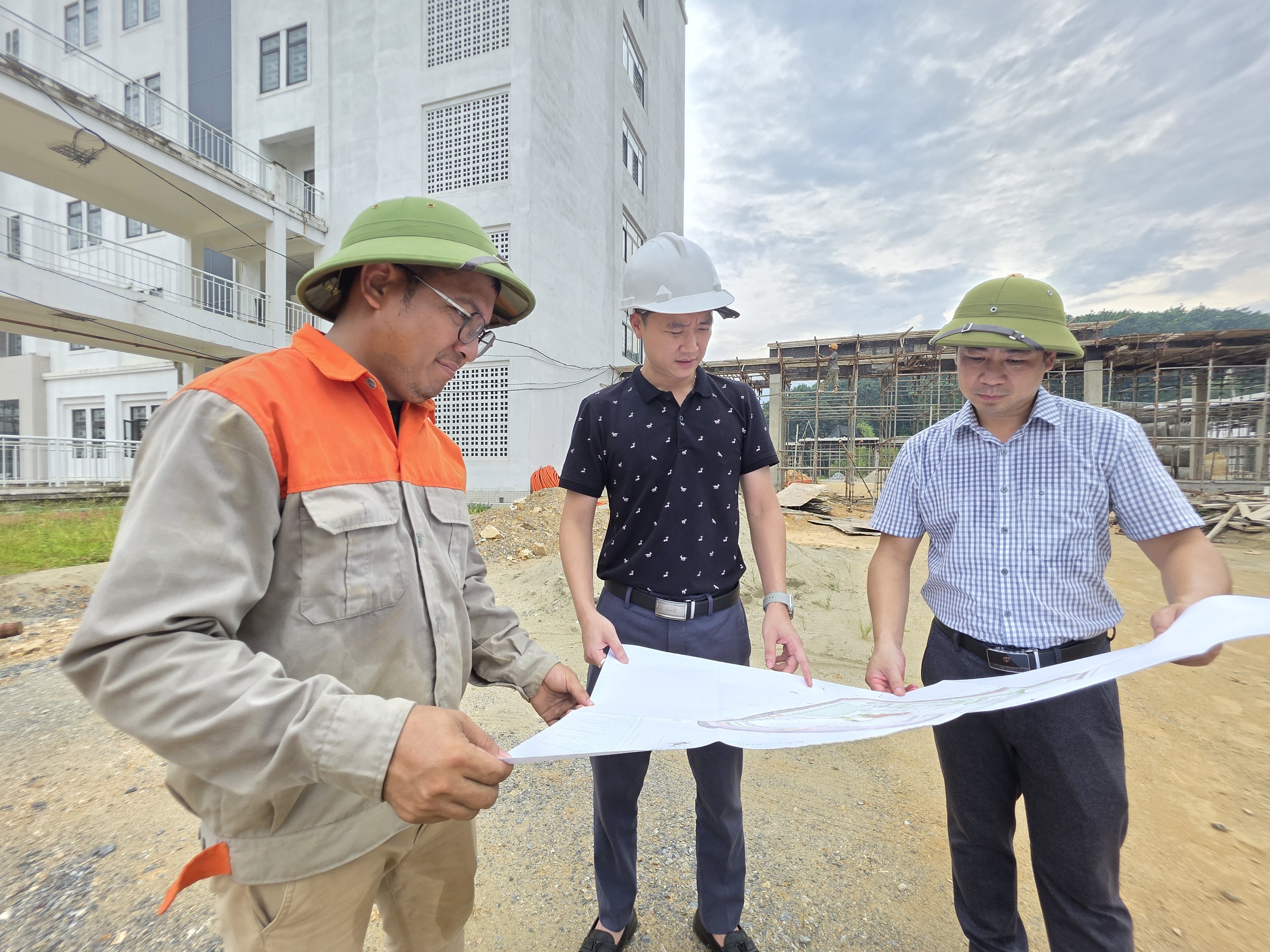 Ngắm bệnh viện trên 200 tỷ đồng vùng biên giới Lào Cai sắp hoàn thành- Ảnh 7. Ngắm bệnh viện trên 200 tỷ đồng vùng biên giới Lào Cai sắp hoàn thành- Ảnh 7.