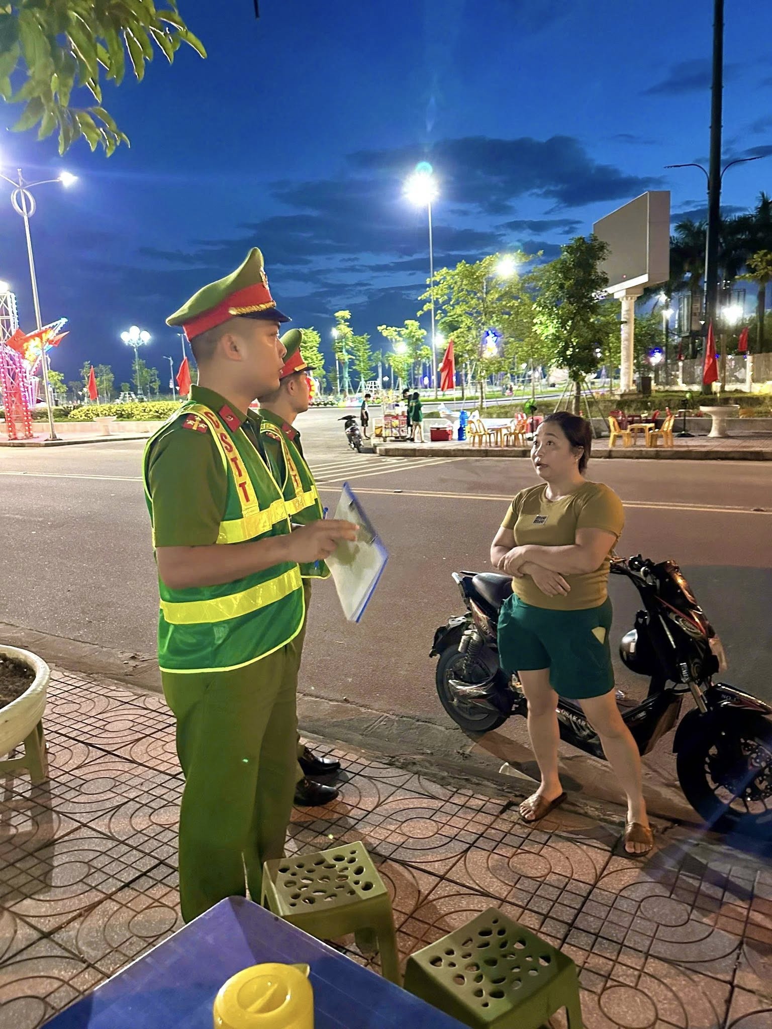 Hà Tĩnh: Không để hình thành điểm nóng về an ninh trật tự, an toàn giao thông- Ảnh 4. Hà Tĩnh: Không để hình thành điểm nóng về an ninh trật tự, an toàn giao thông- Ảnh 4.