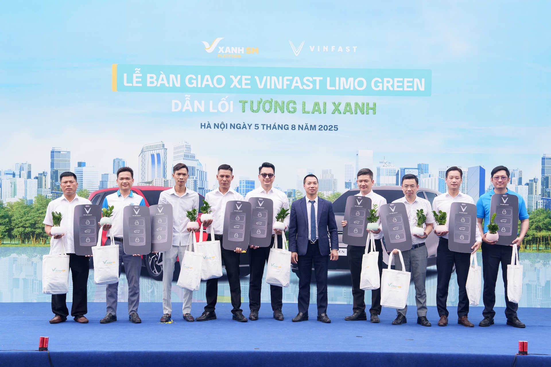 Khách hàng đầu tiên nhận xét về VinFast Limo Green- Ảnh 1. Khách hàng đầu tiên nhận xét về VinFast Limo Green- Ảnh 1.