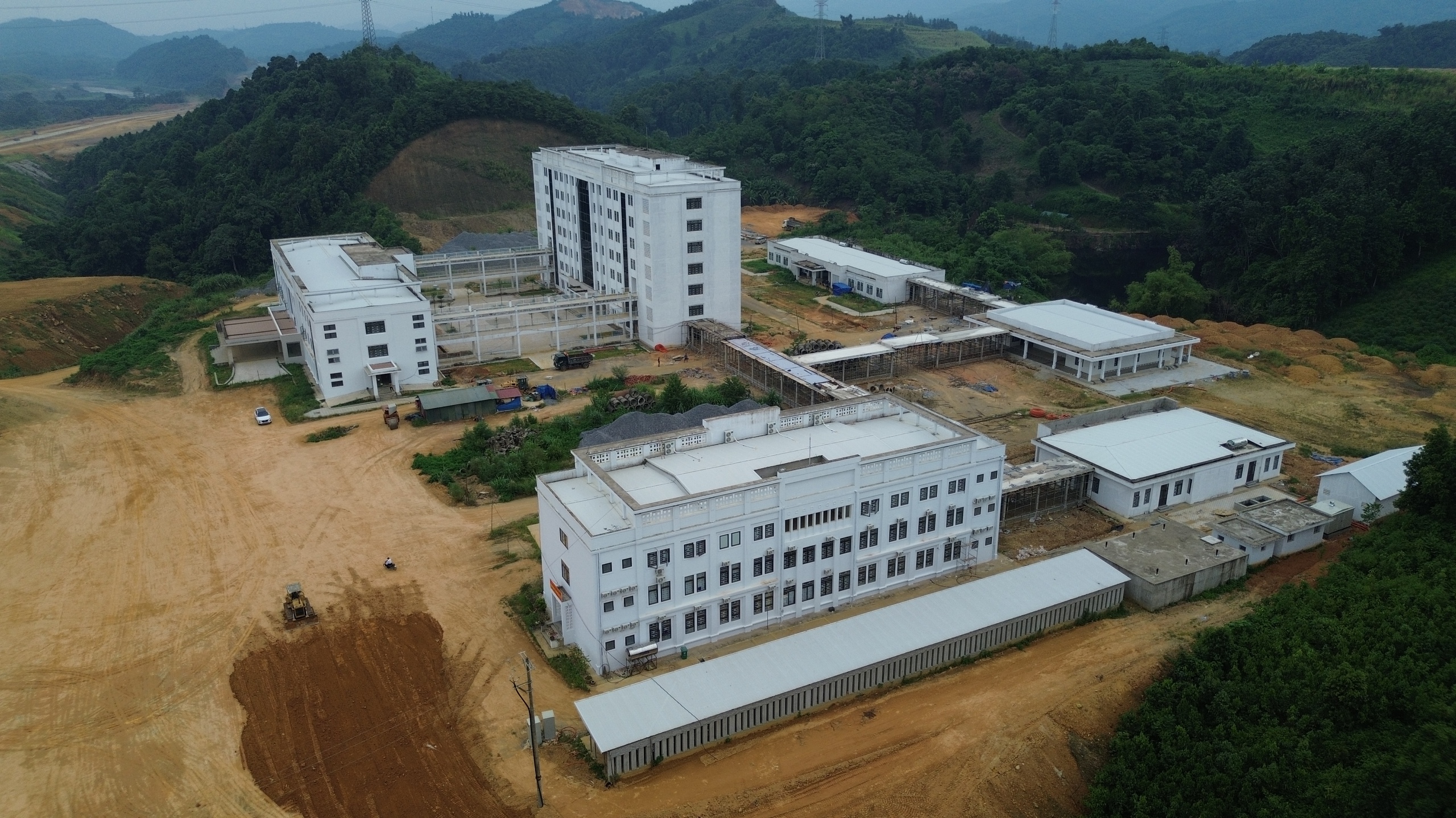 Ngắm bệnh viện trên 200 tỷ đồng vùng biên giới Lào Cai sắp hoàn thành- Ảnh 2. Ngắm bệnh viện trên 200 tỷ đồng vùng biên giới Lào Cai sắp hoàn thành- Ảnh 2.