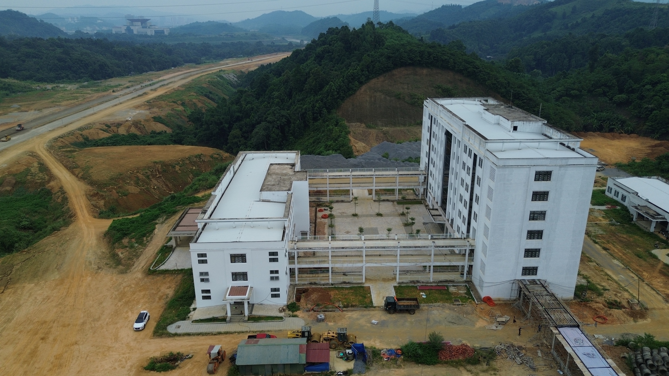 Ngắm bệnh viện trên 200 tỷ đồng vùng biên giới Lào Cai sắp hoàn thành- Ảnh 3. Ngắm bệnh viện trên 200 tỷ đồng vùng biên giới Lào Cai sắp hoàn thành- Ảnh 3.