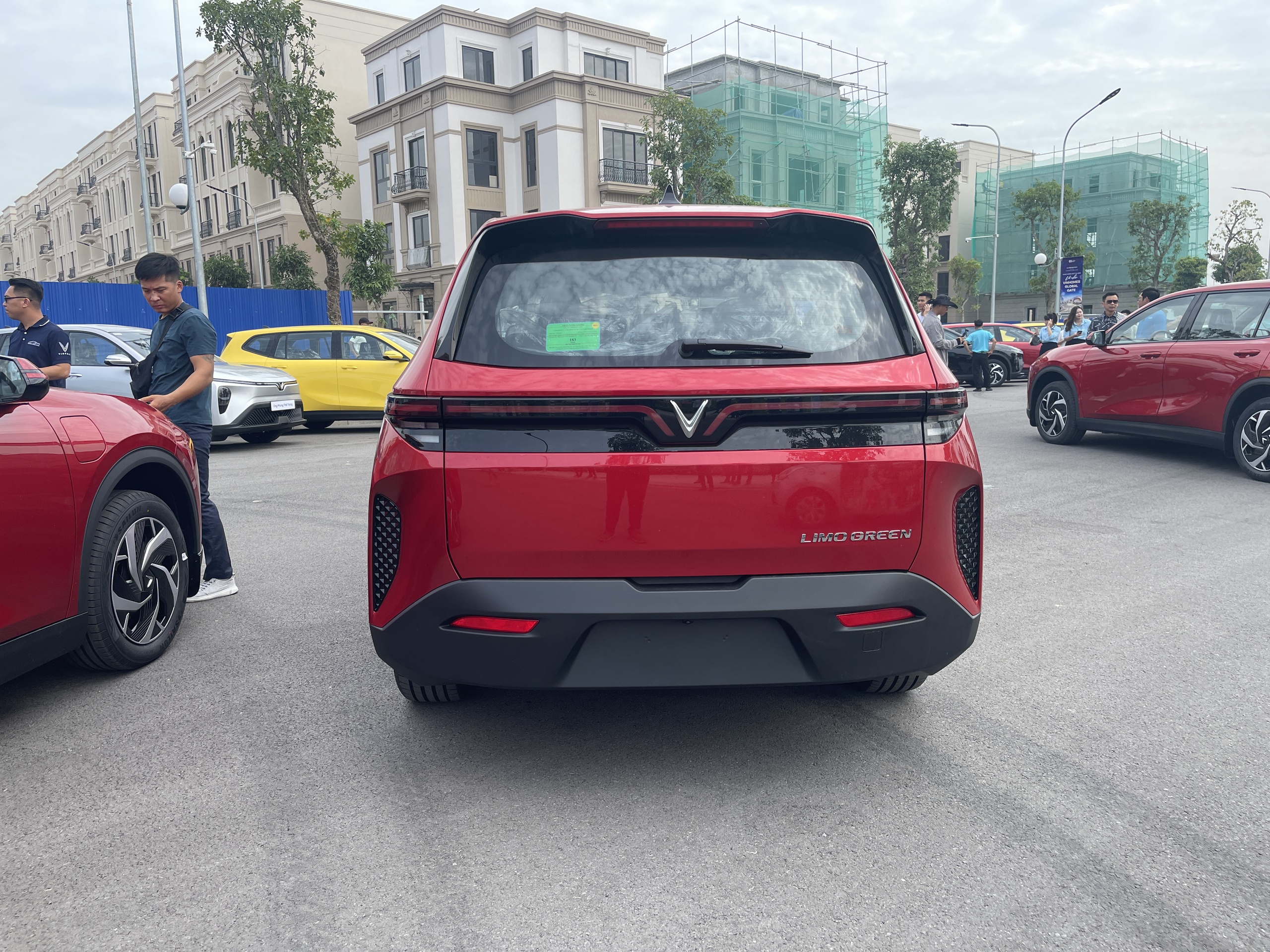 Khách hàng đầu tiên nhận xét về VinFast Limo Green- Ảnh 5. Khách hàng đầu tiên nhận xét về VinFast Limo Green- Ảnh 5.