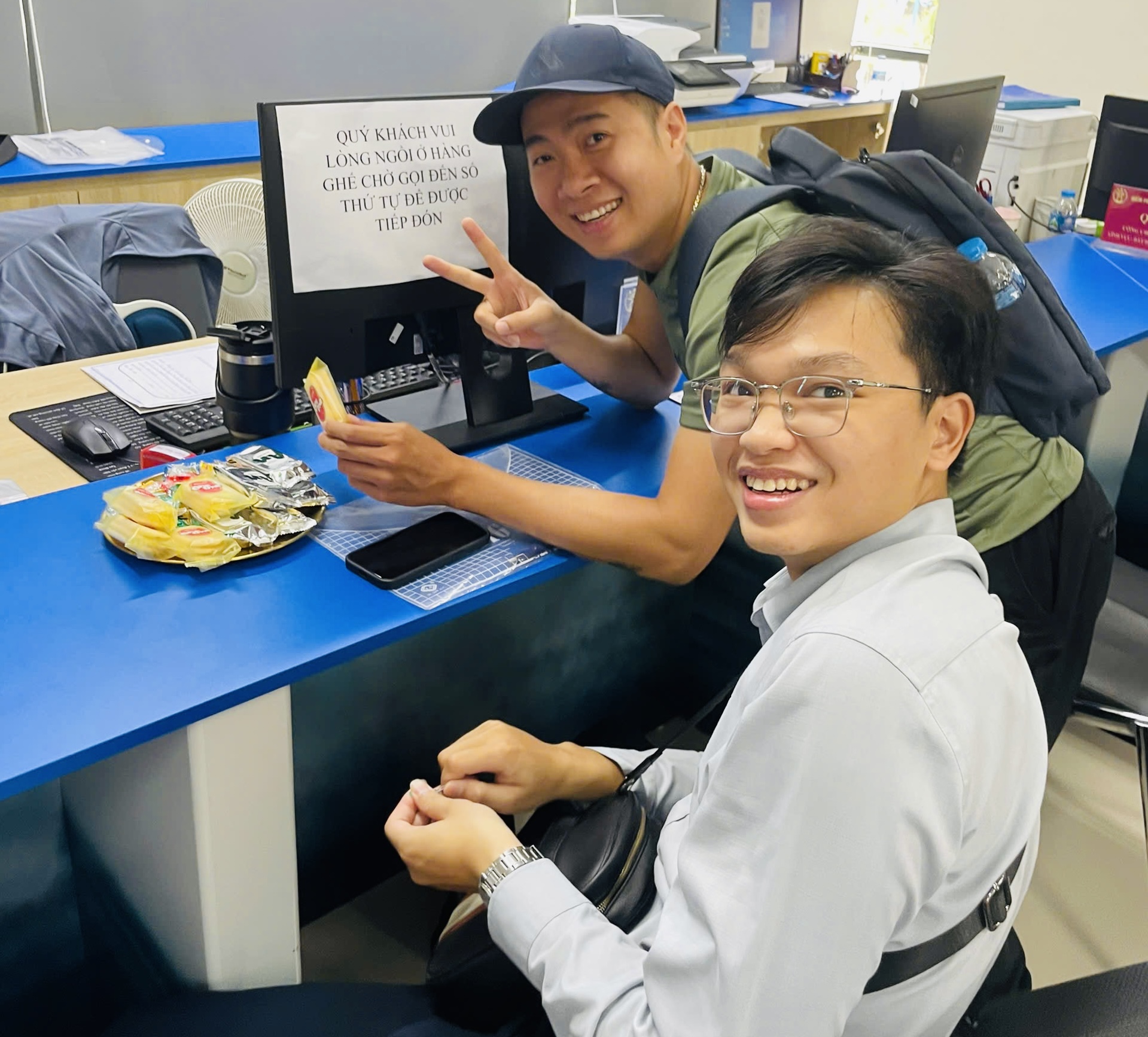 Người dân Hà Nội trải nghiệm 15 tiện ích miễn phí ở trung tâm hành chính công- Ảnh 18. Người dân Hà Nội trải nghiệm 15 tiện ích miễn phí ở trung tâm hành chính công- Ảnh 18.