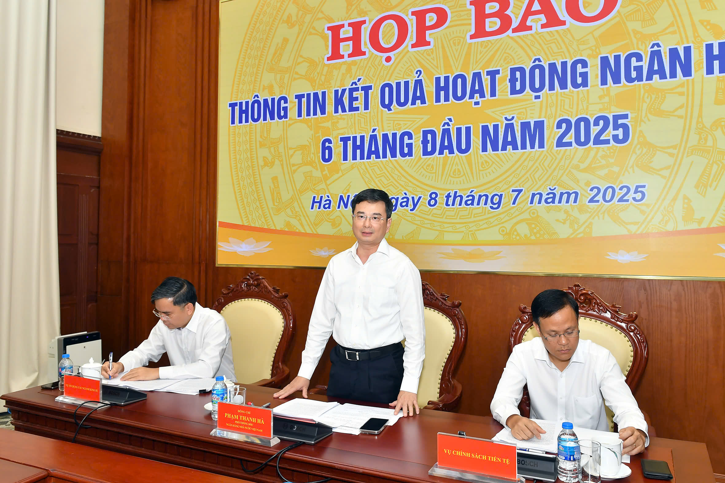 Ngân hàng Nhà nước chỉ đạo ổn định lãi suất tiền gửi, giảm lãi suất cho vay- Ảnh 1. Ngân hàng Nhà nước chỉ đạo ổn định lãi suất tiền gửi, giảm lãi suất cho vay- Ảnh 1.