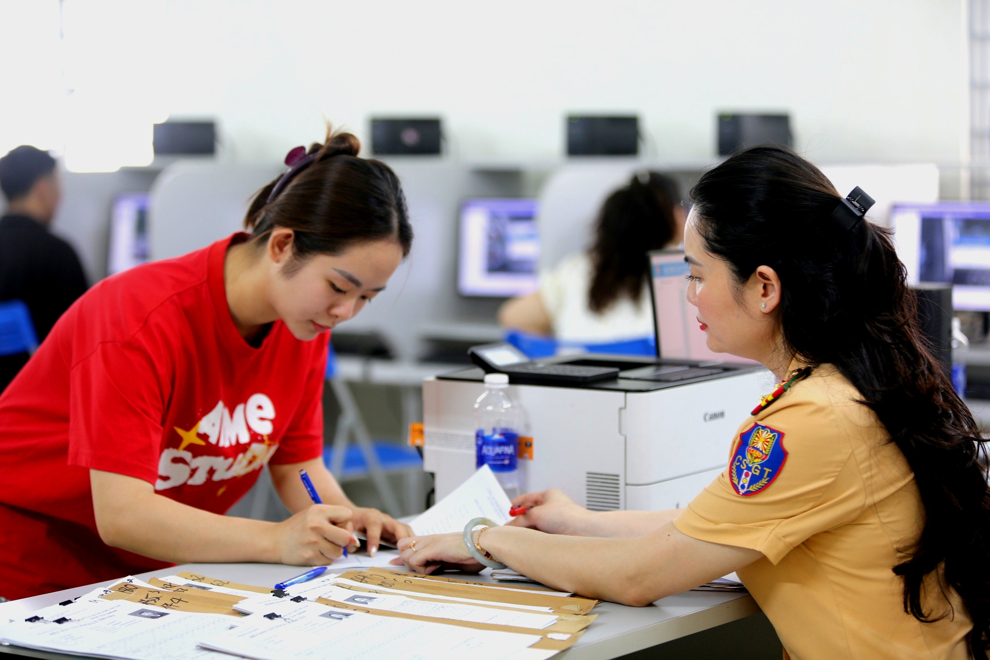 Thanh Hóa tổ chức 41 kỳ sát hạch, giải quyết hơn 13.000 hồ sơ lái xe trong 2 tháng- Ảnh 1. Thanh Hóa tổ chức 41 kỳ sát hạch, giải quyết hơn 13.000 hồ sơ lái xe trong 2 tháng- Ảnh 1.