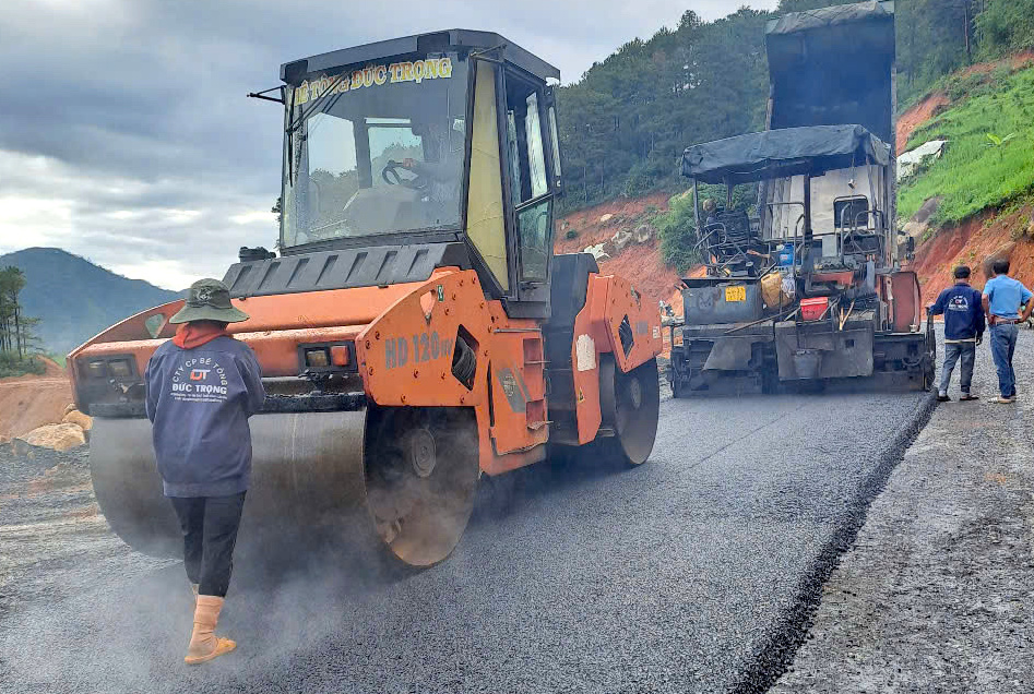 Tăng tốc thi công dự án 600 tỷ đồng kết nối Lâm Đồng - Đắk Lắk- Ảnh 3. Tăng tốc thi công dự án 600 tỷ đồng kết nối Lâm Đồng - Đắk Lắk- Ảnh 3.