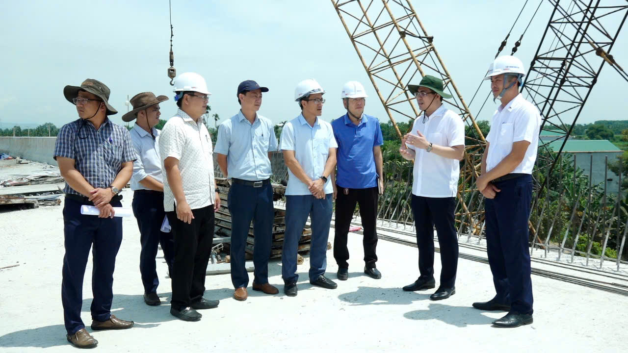 Dốc toàn lực thông xe cao tốc Quảng Ngãi - Hoài Nhơn- Ảnh 4. Dốc toàn lực thông xe cao tốc Quảng Ngãi - Hoài Nhơn- Ảnh 4.
