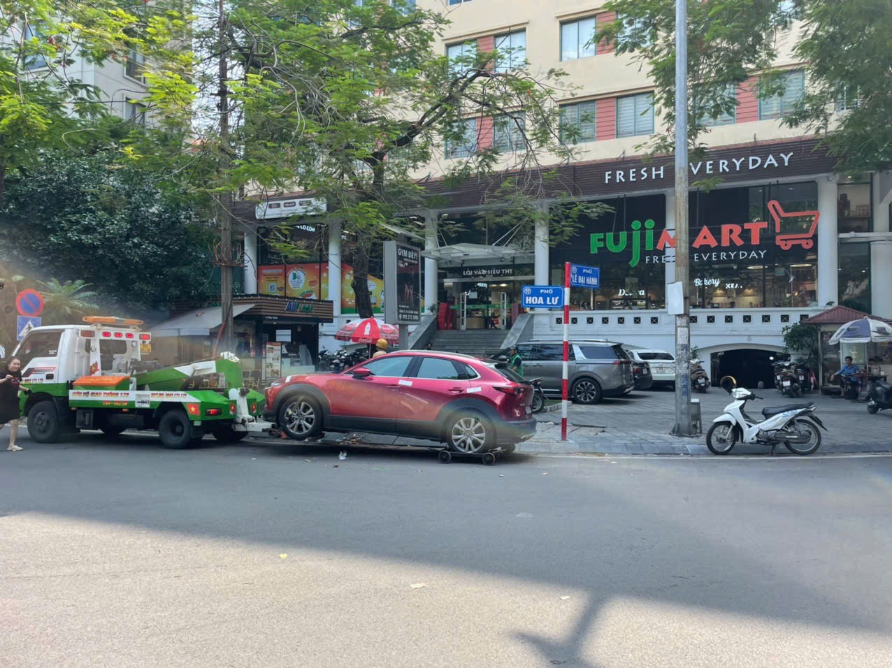 Hà Nội: CSGT đề nghị xóa nhiều điểm trông giữ xe gây cản trở giao thông- Ảnh 2. Hà Nội: CSGT đề nghị xóa nhiều điểm trông giữ xe gây cản trở giao thông- Ảnh 2.