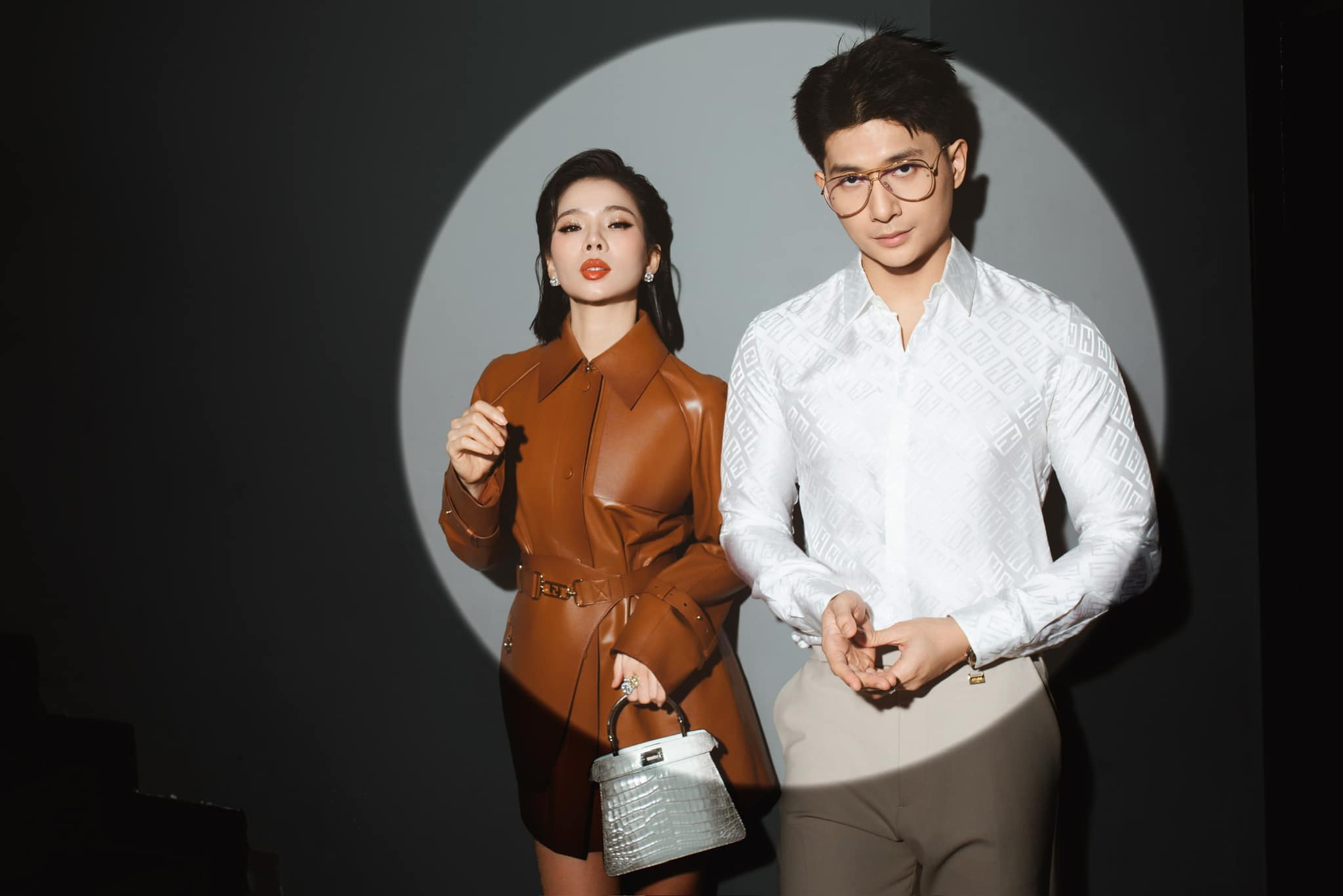 Lệ Quyên đưa luật sư vào cuộc sau tin đồn bị tình trẻ lừa biệt thự trăm tỷ đồng- Ảnh 2. Lệ Quyên đưa luật sư vào cuộc sau tin đồn bị tình trẻ lừa biệt thự trăm tỷ đồng- Ảnh 2.