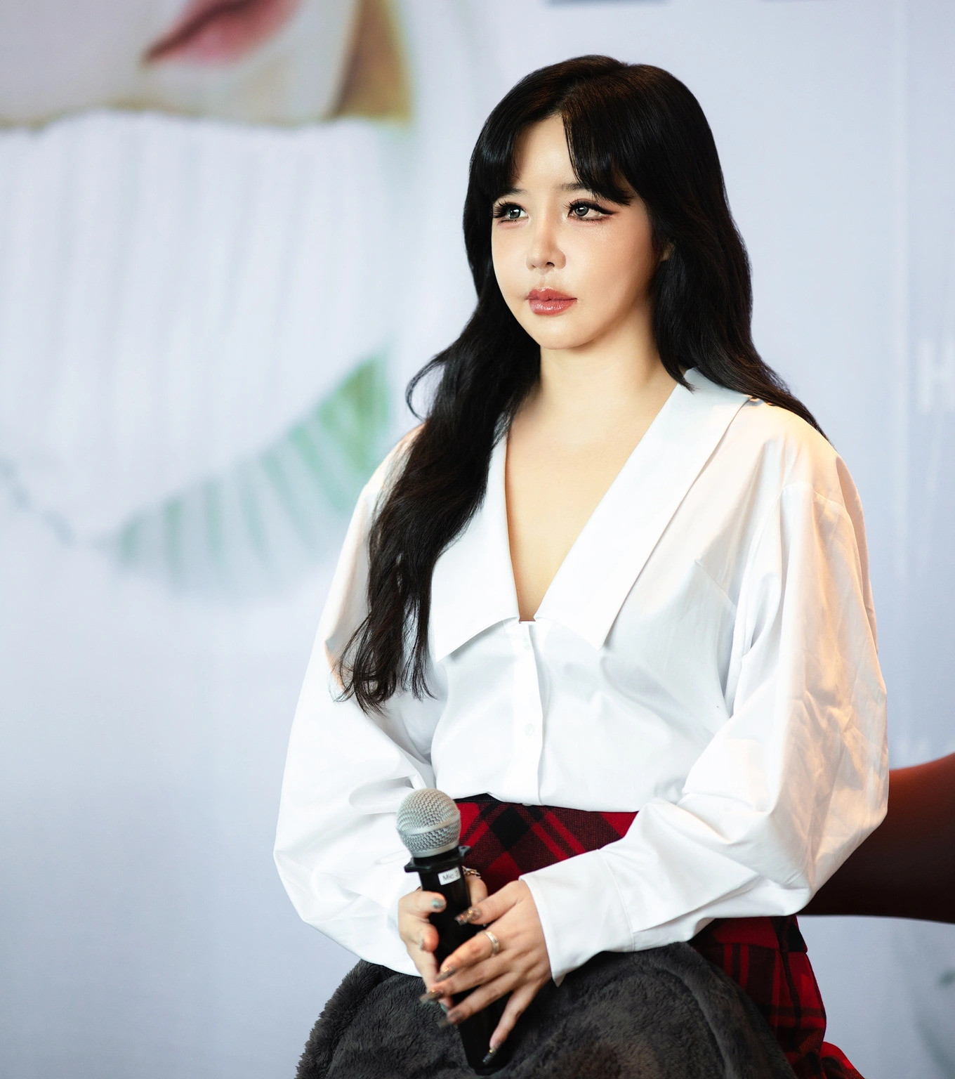 Vì sao ca sĩ Park Bom (2NE1) đột ngột tuyên bố dừng hoạt động?- Ảnh 1. Vì sao ca sĩ Park Bom (2NE1) đột ngột tuyên bố dừng hoạt động?- Ảnh 1.