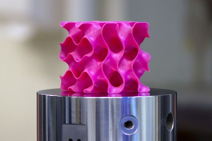 RILEM-ICONS 2025: Thúc đẩy hợp tác doanh nghiệp và đổi mới sáng tạo- Ảnh 2. Graphene in 3D có cấu trúc giống bọt biển màu hồng