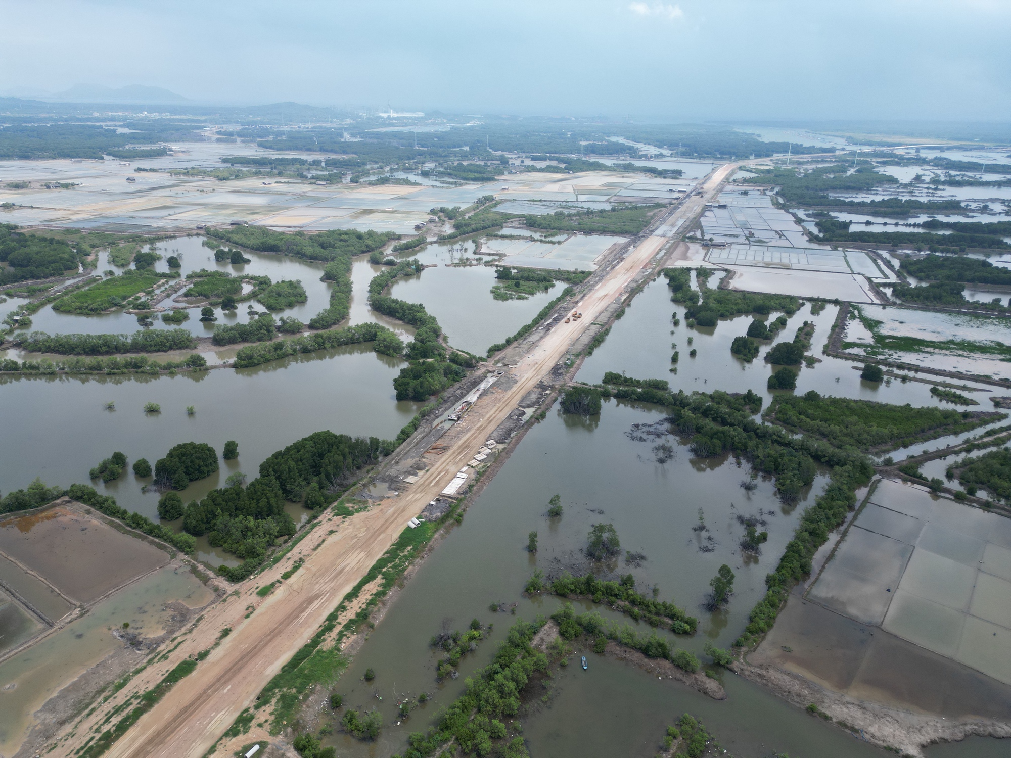 TP.HCM: Huy động nhiều thầu phụ, đẩy nhanh tiến độ dự án đường 991B- Ảnh 3.