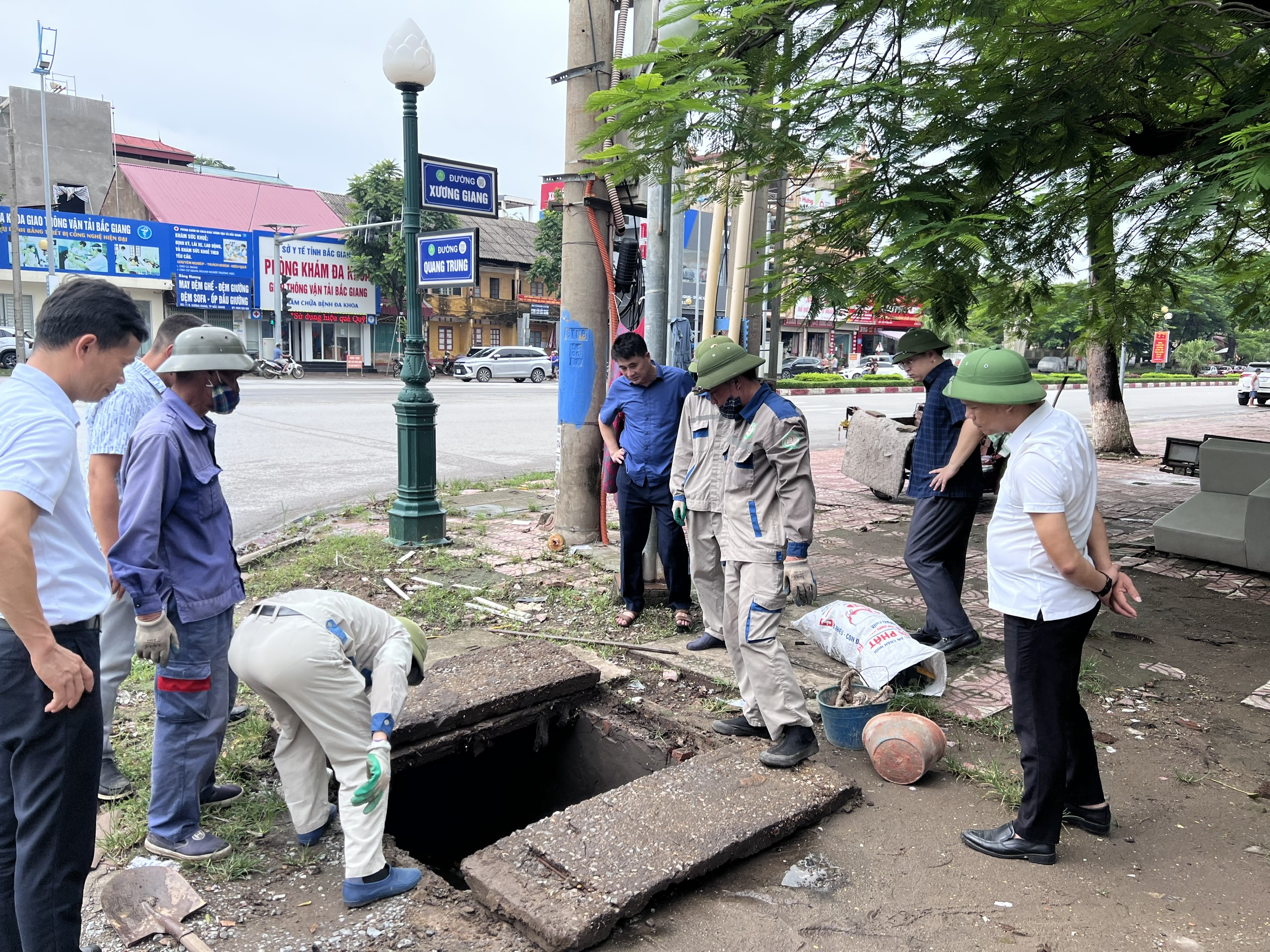Bắc Ninh: Nạo vét cống thoát nước, xử lý dứt điểm ngập úng tại phường Bắc Giang- Ảnh 3. Bắc Ninh: Nạo vét cống thoát nước, xử lý dứt điểm ngập úng tại phường Bắc Giang- Ảnh 3.