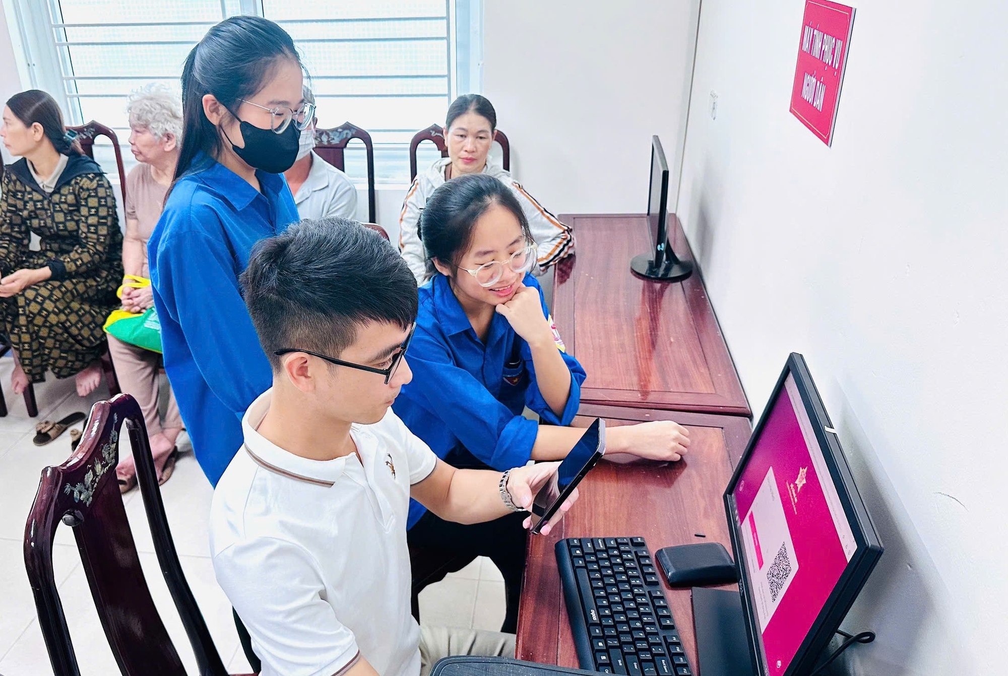 Hà Tĩnh gỡ khó cho cán bộ phường, xã sau sáp nhập- Ảnh 2. Hà Tĩnh gỡ khó cho cán bộ phường, xã sau sáp nhập- Ảnh 2.