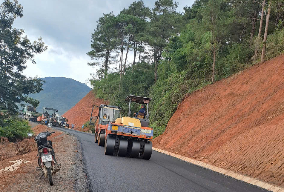 Tăng tốc thi công dự án 600 tỷ đồng kết nối Lâm Đồng - Đắk Lắk- Ảnh 2. Tăng tốc thi công dự án 600 tỷ đồng kết nối Lâm Đồng - Đắk Lắk- Ảnh 2.