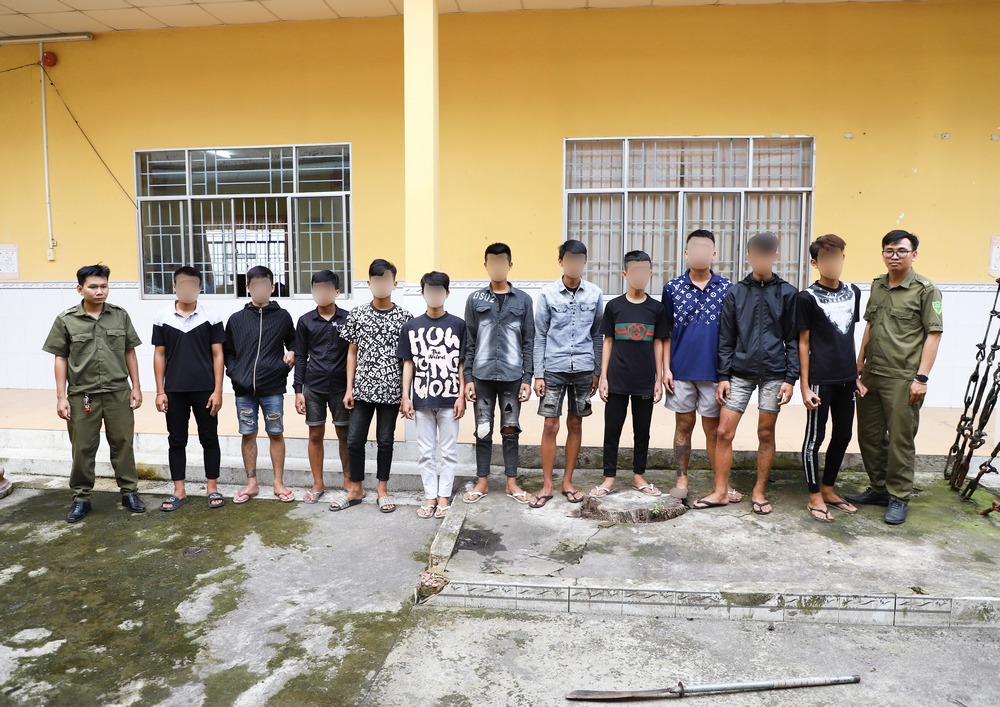 Cần Thơ: Nhóm đối tượng tụ tập đánh nhau không thành, đập phá xe của người khác- Ảnh 1. Cần Thơ: Nhóm đối tượng tụ tập đánh nhau không thành, đập phá xe của người khác- Ảnh 1.