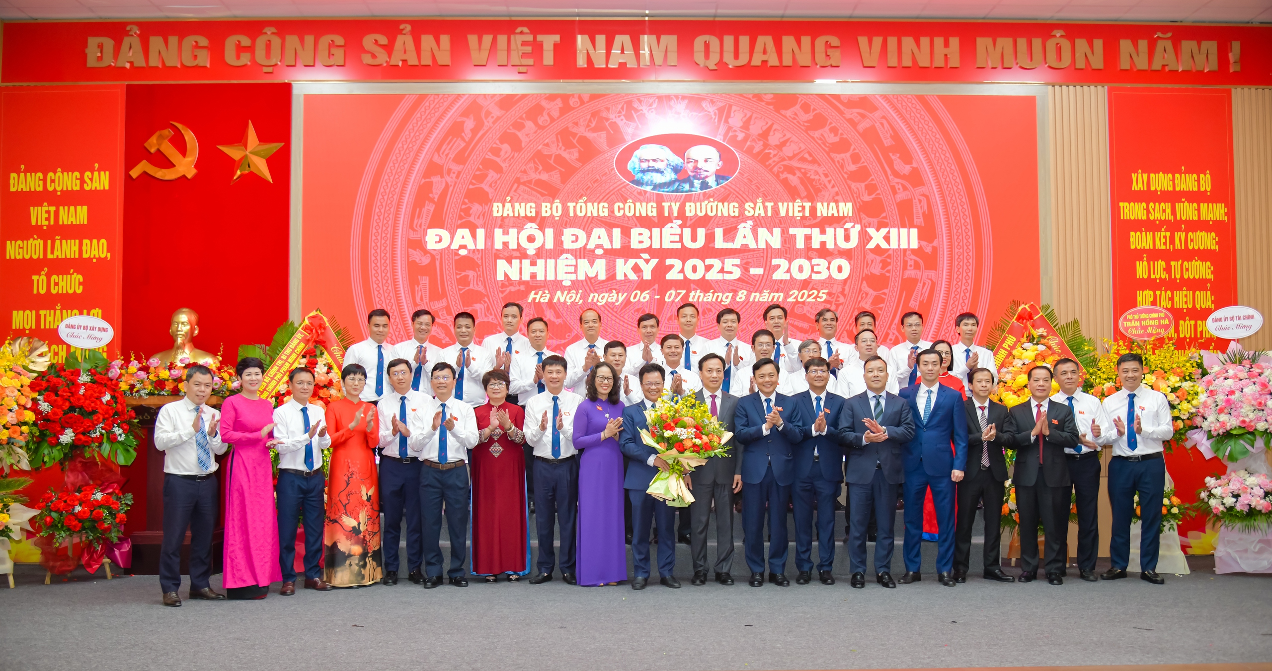 Phó Thủ tướng Trần Hồng Hà: Đường sắt phải bứt phá tư duy để phát triển- Ảnh 3. Phó Thủ tướng Trần Hồng Hà: Đường sắt phải bứt phá tư duy để phát triển- Ảnh 3.