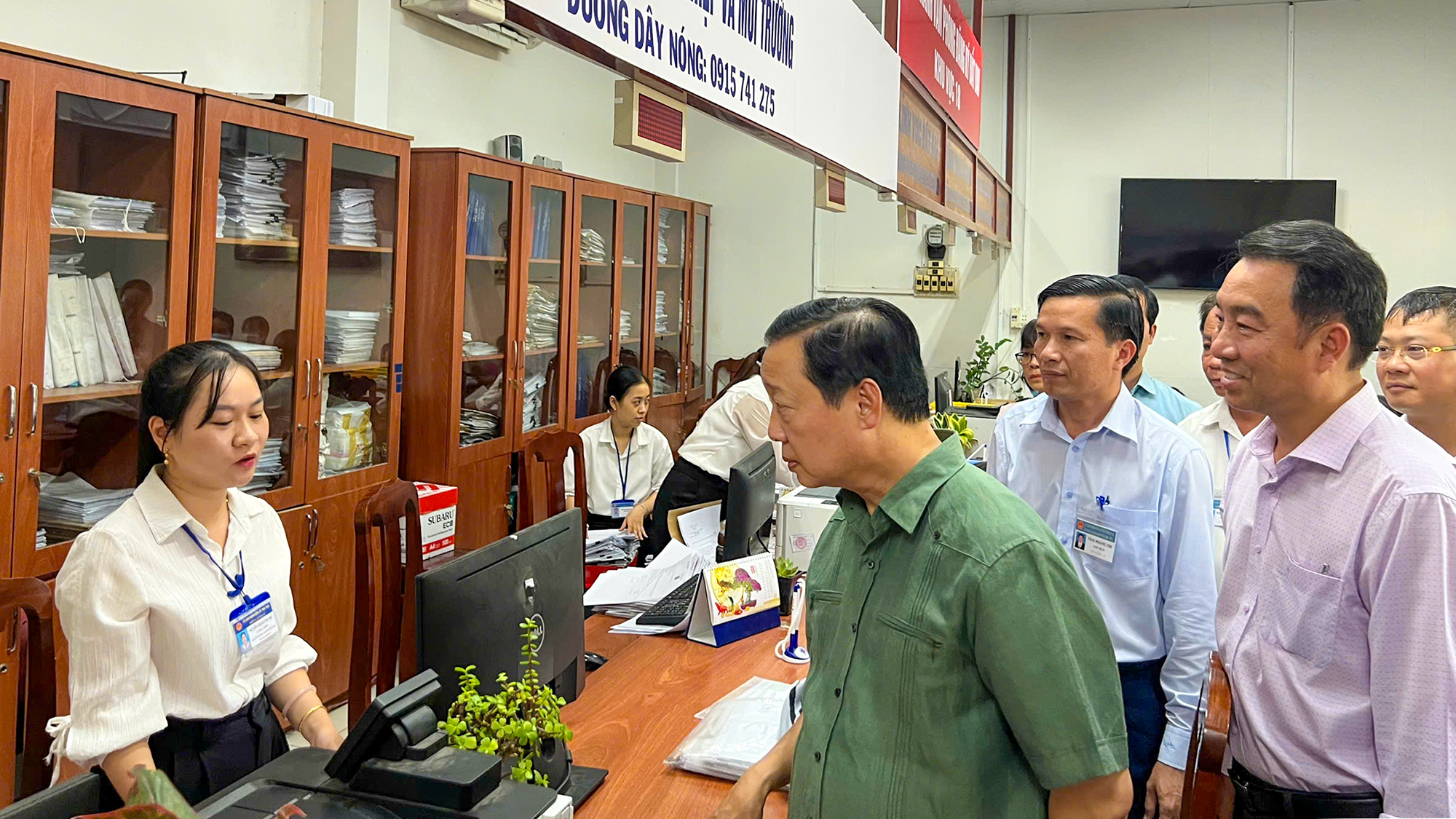 Phó Thủ tướng Trần Hồng Hà thị sát dự án nhà ở xã hội tại Vĩnh Long- Ảnh 1.