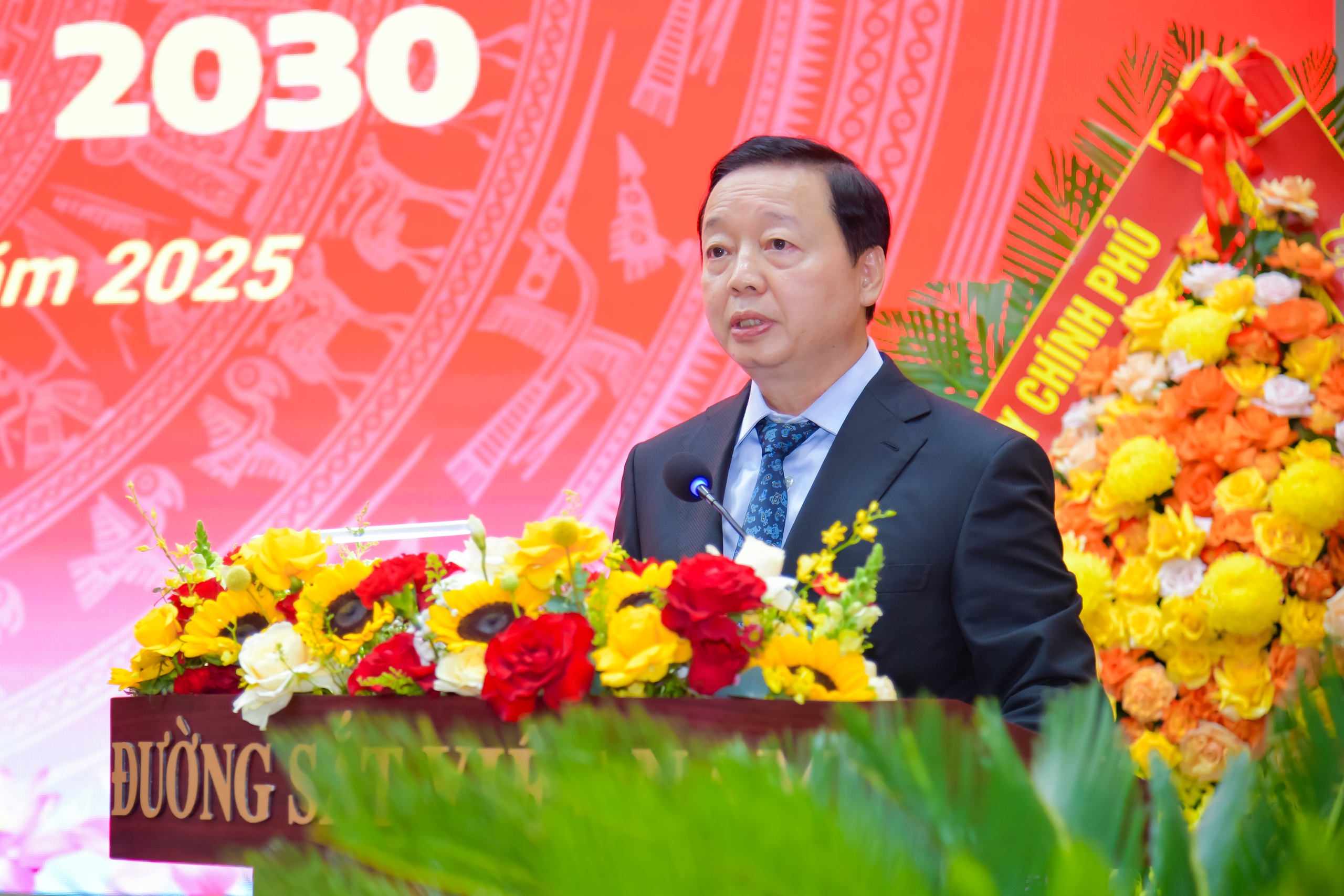 Phó Thủ tướng Trần Hồng Hà: Đường sắt phải bứt phá tư duy để phát triển- Ảnh 1. Phó Thủ tướng Trần Hồng Hà: Đường sắt phải bứt phá tư duy để phát triển- Ảnh 1.