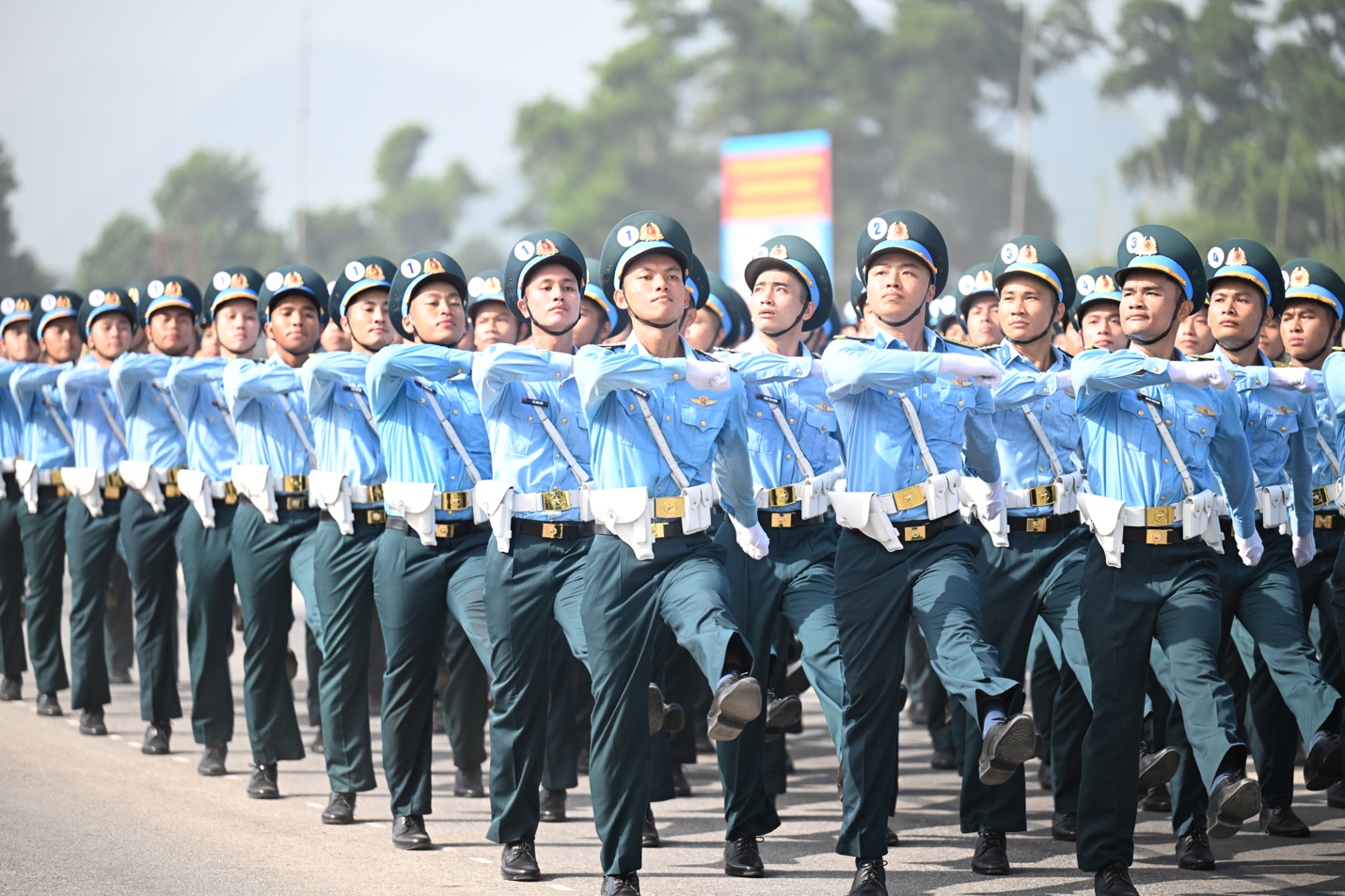 Toàn cảnh các khối diễu binh, diễu hành hợp luyện khi đại lễ đã cận kề- Ảnh 6. Toàn cảnh các khối diễu binh, diễu hành hợp luyện khi đại lễ đã cận kề- Ảnh 6.