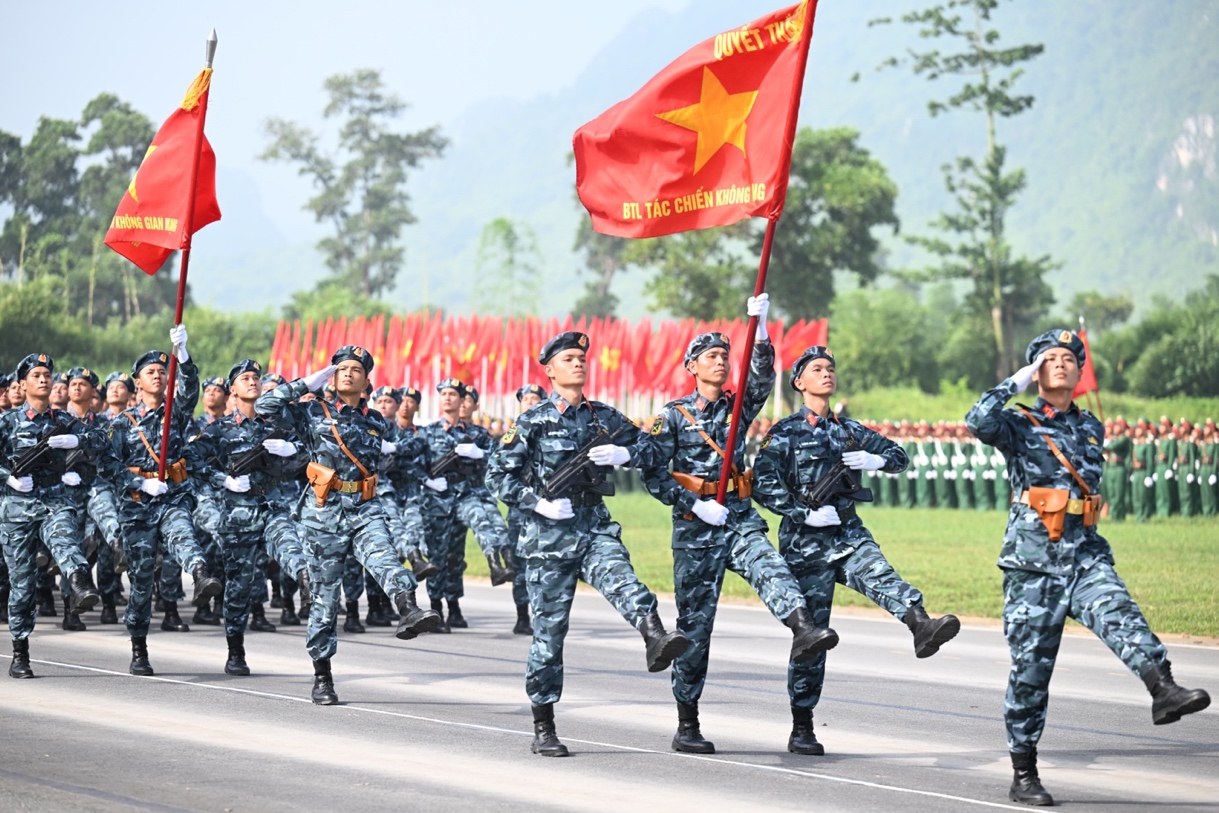 Toàn cảnh các khối diễu binh, diễu hành hợp luyện khi đại lễ đã cận kề- Ảnh 13. Toàn cảnh các khối diễu binh, diễu hành hợp luyện khi đại lễ đã cận kề- Ảnh 13.