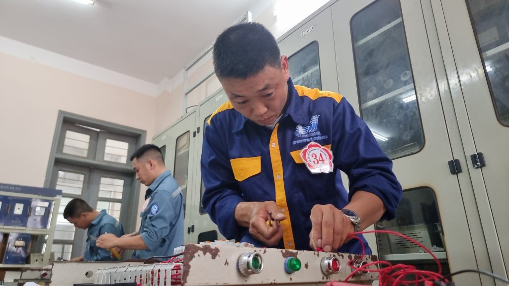 Sân chơi tôn vinh "bàn tay vàng" của công nhân Thủ đô- Ảnh 1. Sân chơi tôn vinh "bàn tay vàng" của công nhân Thủ đô- Ảnh 1.