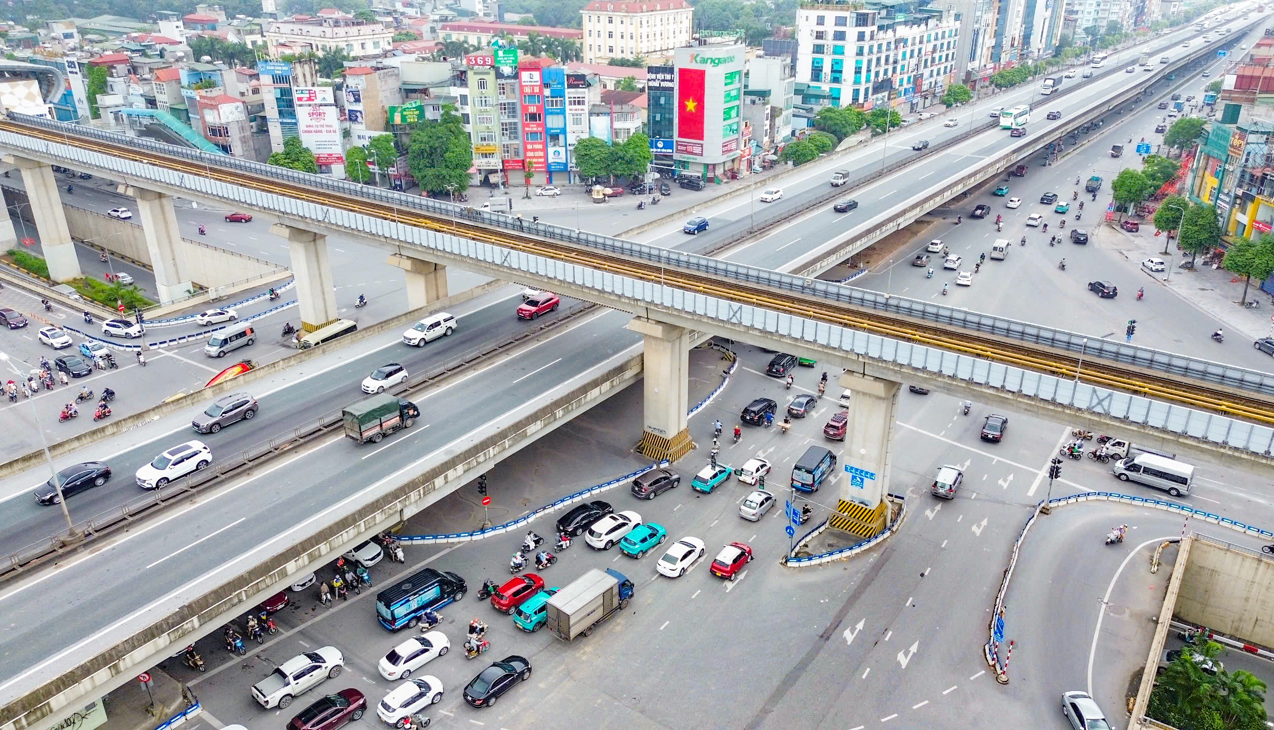 Cửa ngõ Hà Nội thông thoáng trong ngày thứ ba nghỉ lễ 2/9- Ảnh 9. Cửa ngõ Hà Nội thông thoáng trong ngày thứ ba nghỉ lễ 2/9- Ảnh 9.