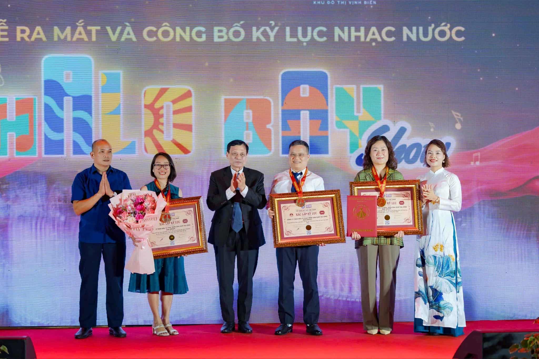 Halong Marina ra mắt Halo Bay Show, biểu tượng giải trí mới bên vịnh di sản- Ảnh 2. Halong Marina ra mắt Halo Bay Show, biểu tượng giải trí mới bên vịnh di sản- Ảnh 2.