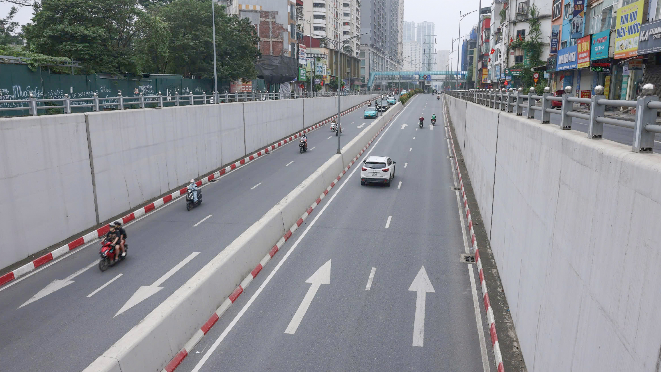 Cửa ngõ Hà Nội thông thoáng trong ngày thứ ba nghỉ lễ 2/9- Ảnh 8. Cửa ngõ Hà Nội thông thoáng trong ngày thứ ba nghỉ lễ 2/9- Ảnh 8.