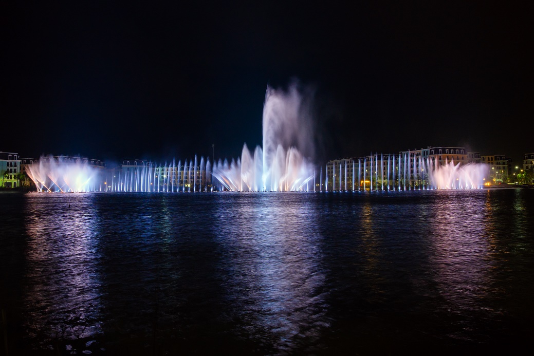 Halong Marina ra mắt Halo Bay Show, biểu tượng giải trí mới bên vịnh di sản- Ảnh 4. Halong Marina ra mắt Halo Bay Show, biểu tượng giải trí mới bên vịnh di sản- Ảnh 4.