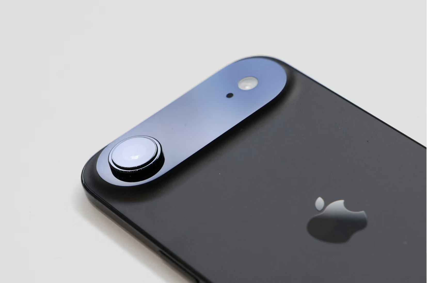 iPhone Air mỏng nhẹ là chiến thắng thiết kế cho Apple- Ảnh 1. iPhone Air mỏng nhẹ là chiến thắng thiết kế cho Apple- Ảnh 1.