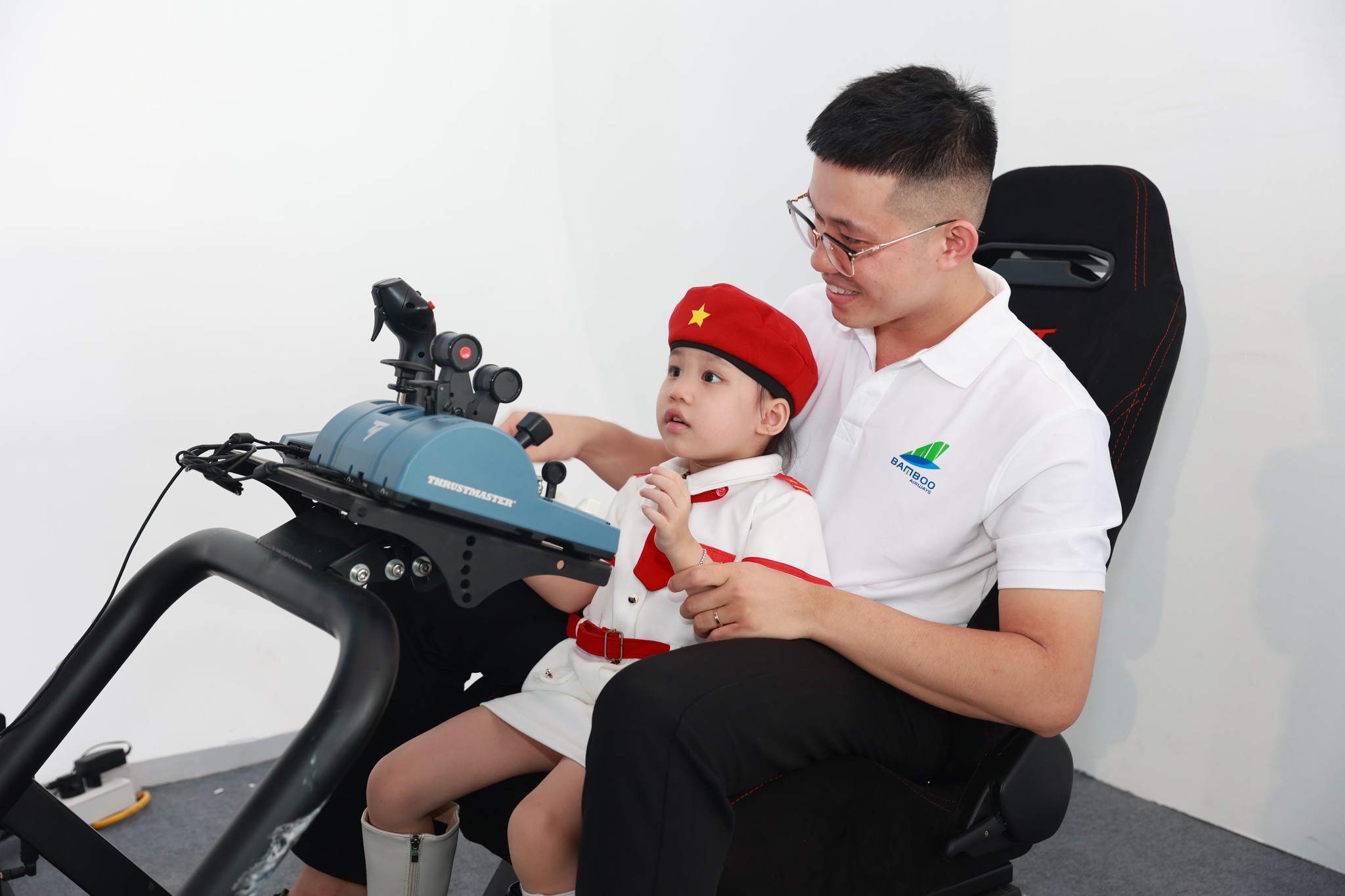 Triển lãm “Khát vọng bầu trời” vẫn hút khách sau 12 ngày mở cửa- Ảnh 38. Triển lãm “Khát vọng bầu trời” vẫn hút khách sau 12 ngày mở cửa- Ảnh 38.