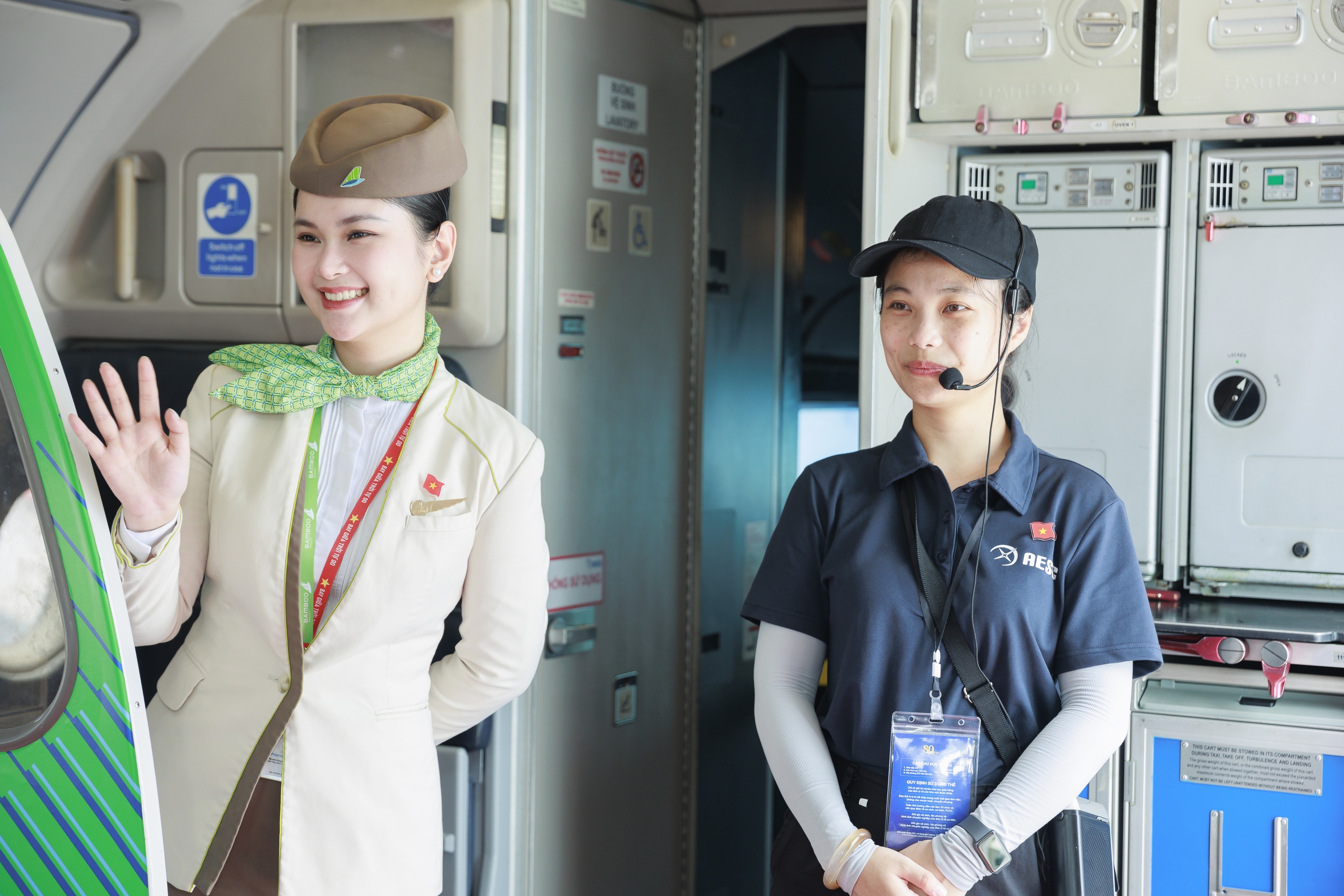 Triển lãm “Khát vọng bầu trời” vẫn hút khách sau 12 ngày mở cửa- Ảnh 22. Triển lãm “Khát vọng bầu trời” vẫn hút khách sau 12 ngày mở cửa- Ảnh 22.