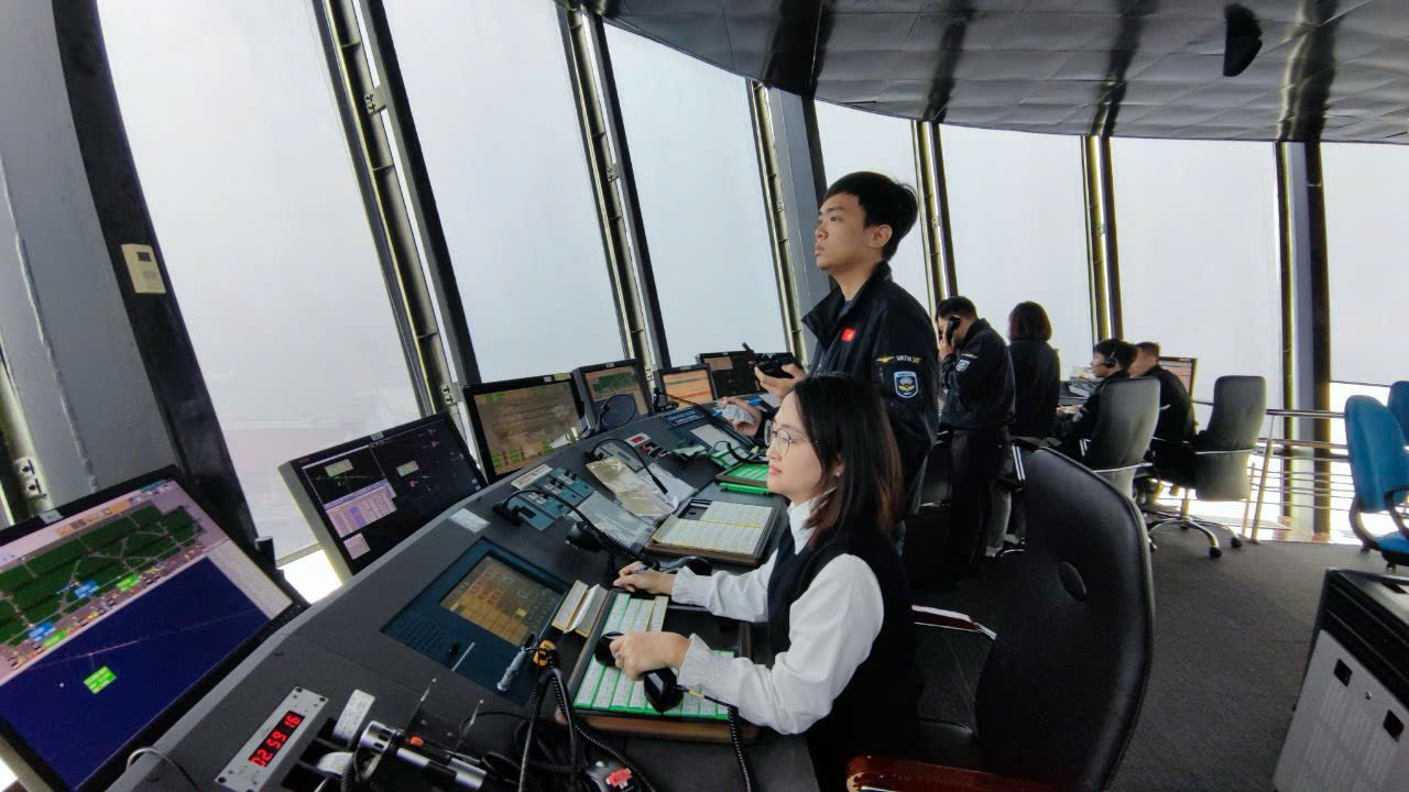 Siết quy trình, đẩy mạnh giám sát, loại bỏ nguy cơ sai sót trong điều hành bay- Ảnh 1.