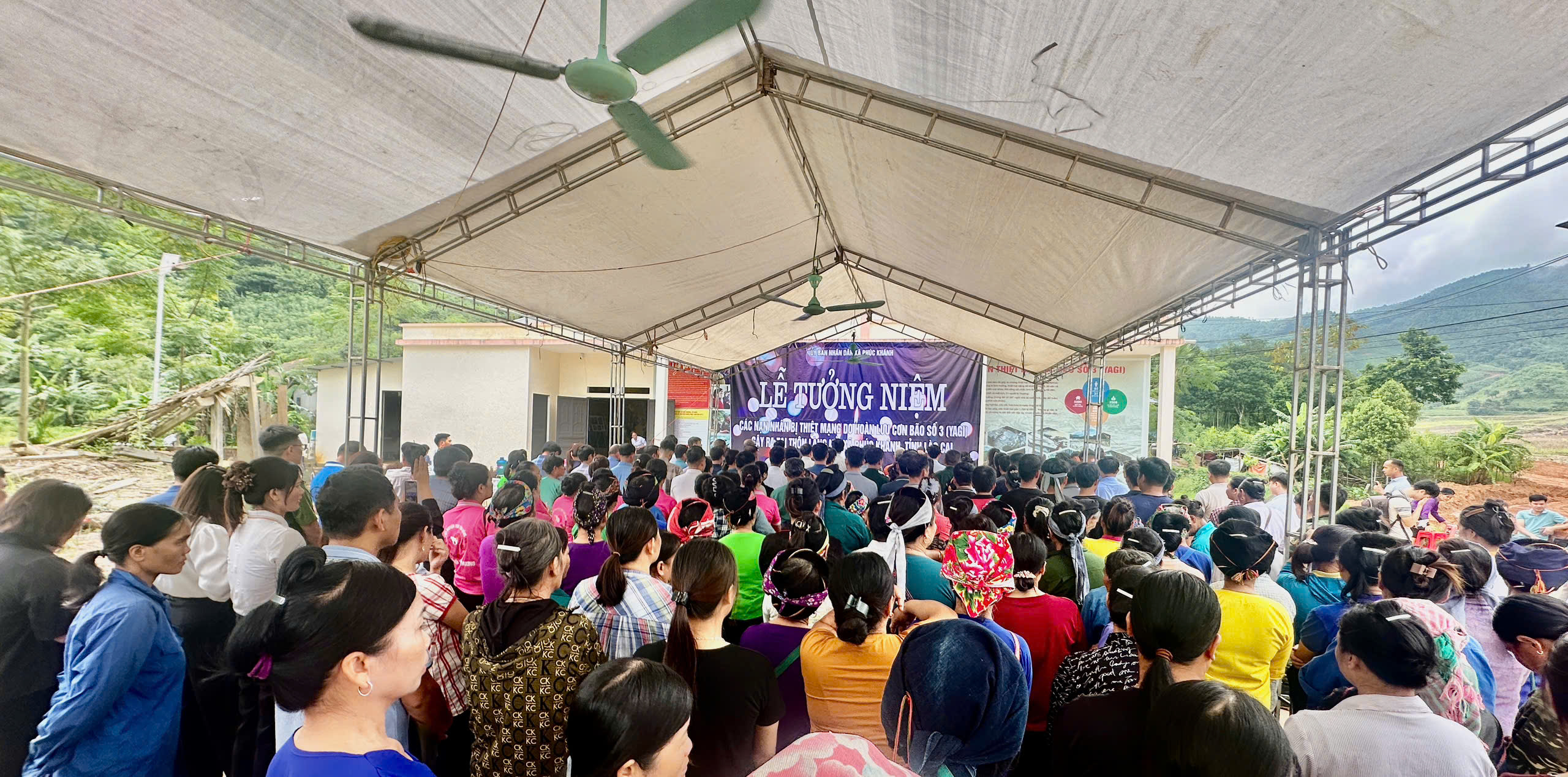 Lào Cai tưởng niệm một năm thảm họa lũ quét Làng Nủ- Ảnh 2. Lào Cai tưởng niệm một năm thảm họa lũ quét Làng Nủ- Ảnh 2.