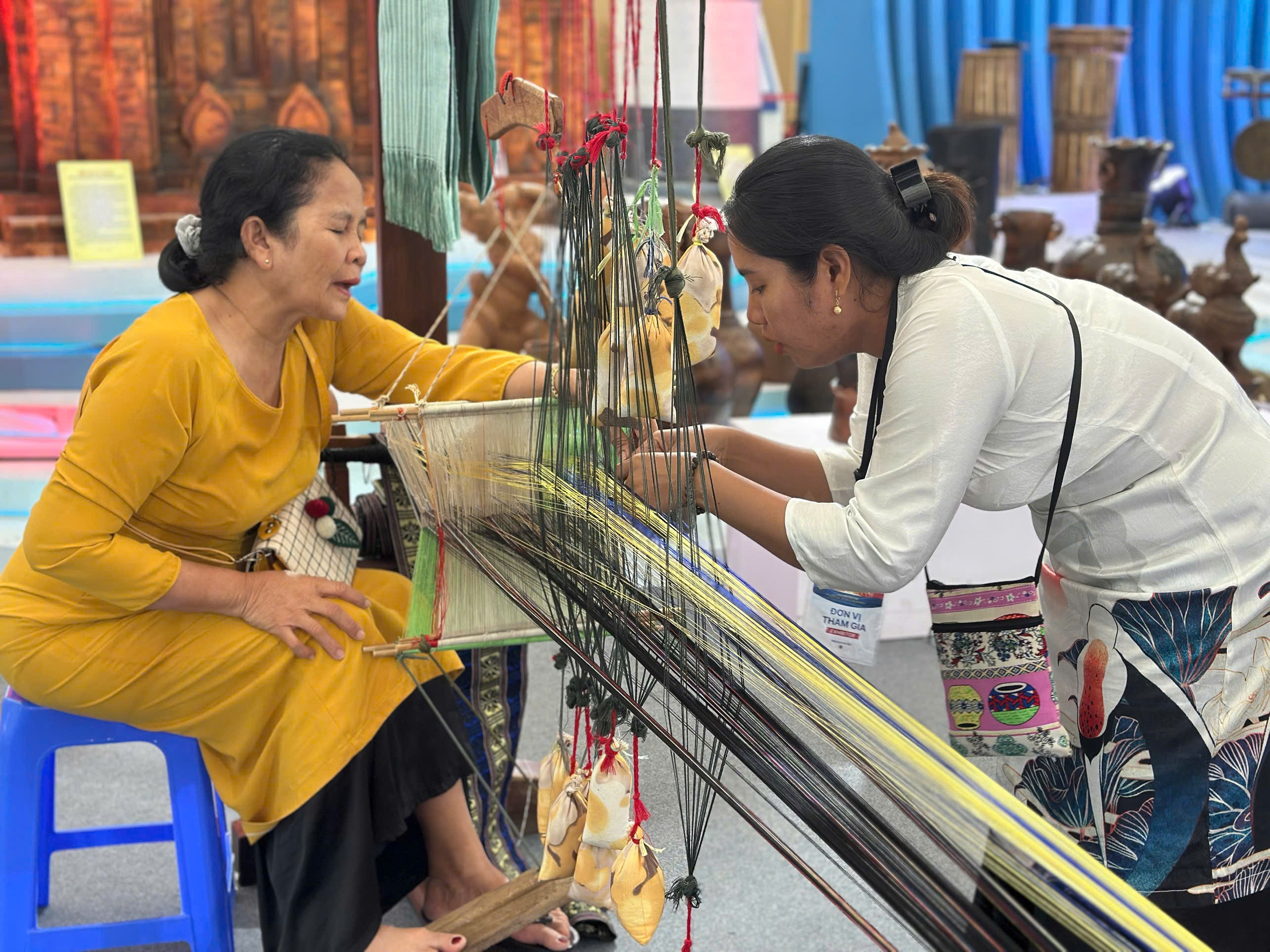 Ấn tượng sắc màu 54 dân tộc Việt Nam tại Triển lãm thành tựu đất nước 80 năm- Ảnh 23. Ấn tượng sắc màu 54 dân tộc Việt Nam tại Triển lãm thành tựu đất nước 80 năm- Ảnh 23.