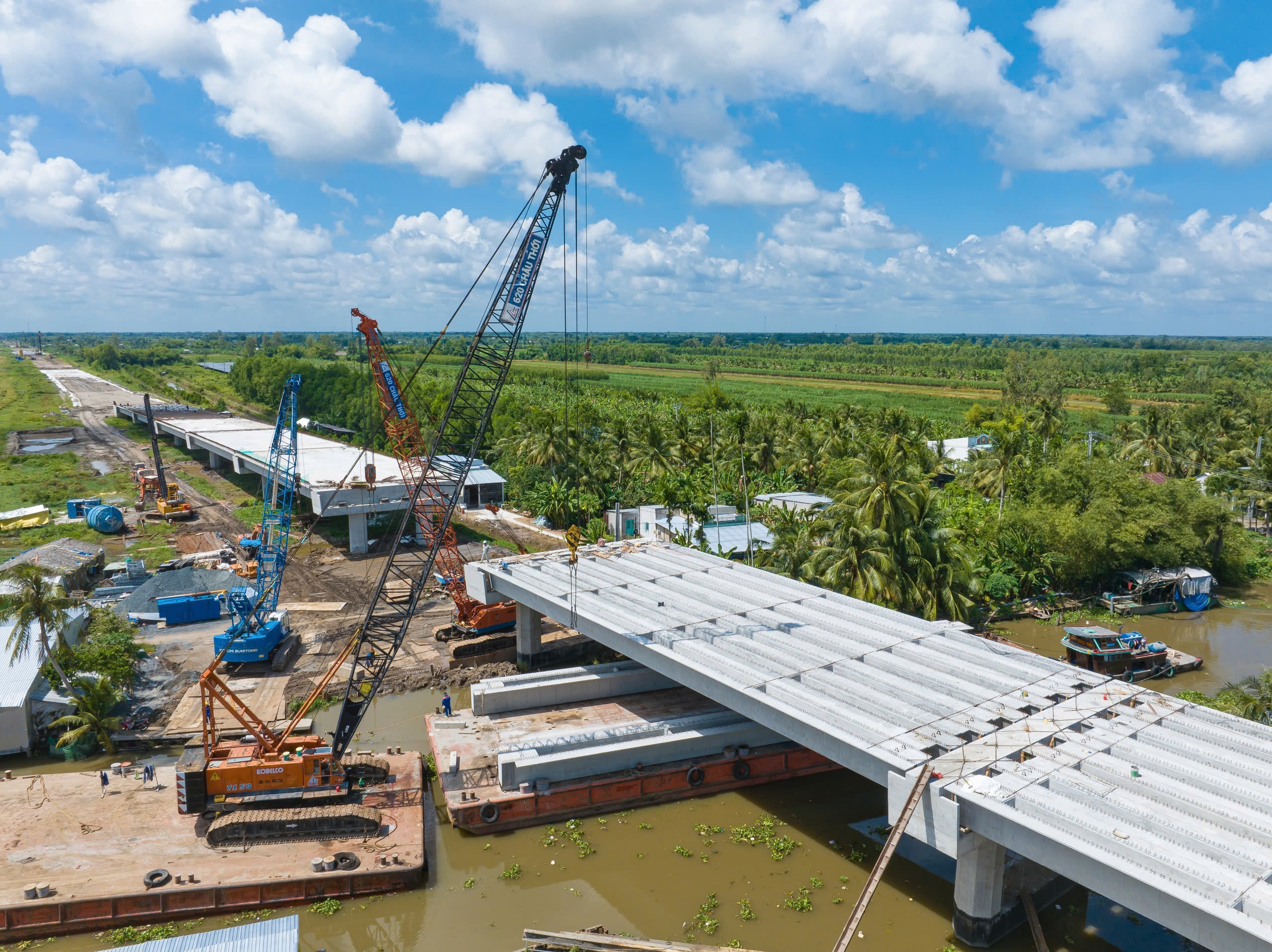Thiếu cả triệu mét khối cát, cao tốc Châu Đốc - Cần Thơ - Sóc Trăng khó bứt tốc- Ảnh 1.