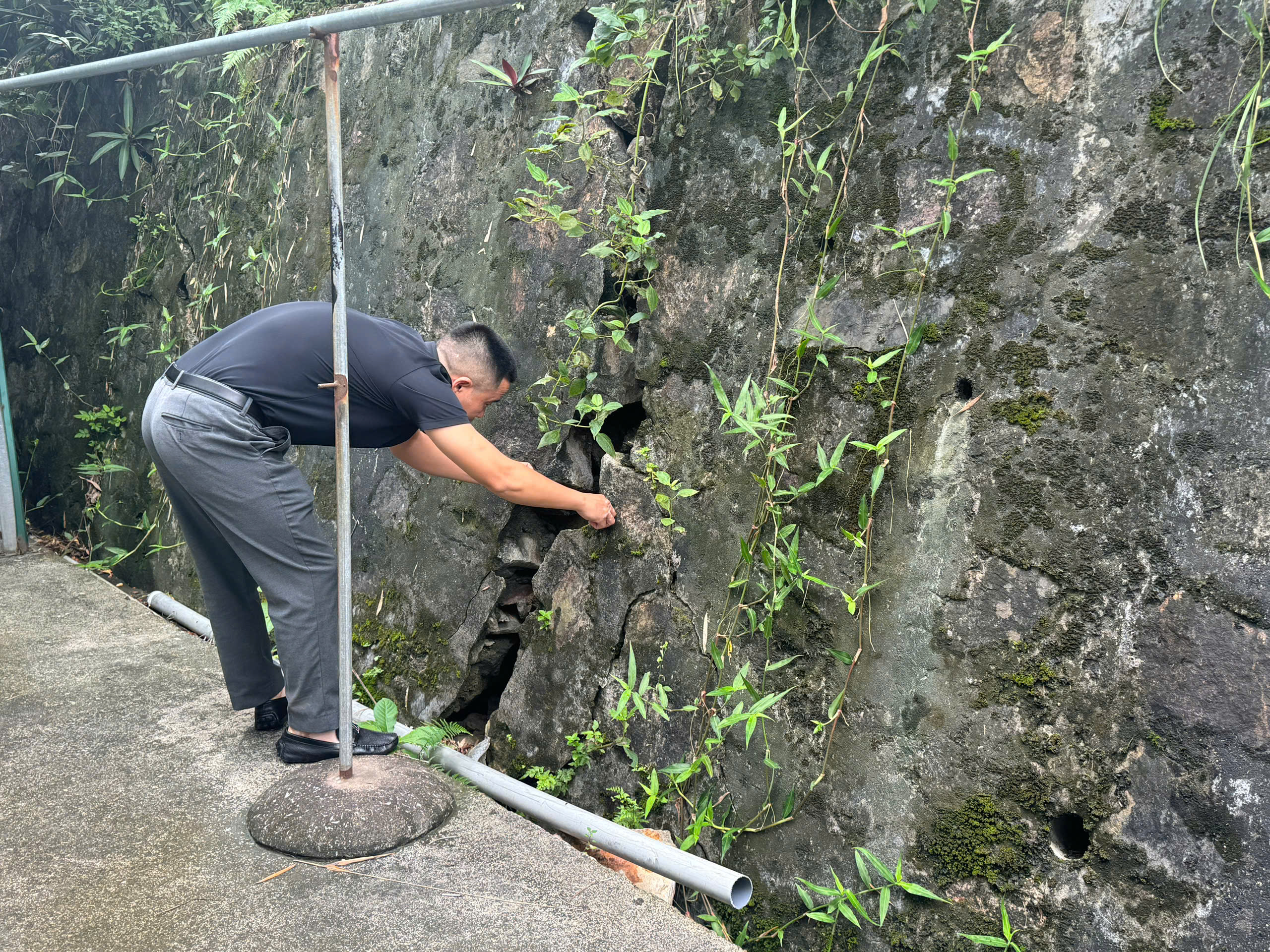 Quảng Ninh: Người dân phường Mông Dương lo lắng vì nhà sụt lún, nứt gãy- Ảnh 3. Quảng Ninh: Người dân phường Mông Dương lo lắng vì nhà sụt lún, nứt gãy- Ảnh 3.