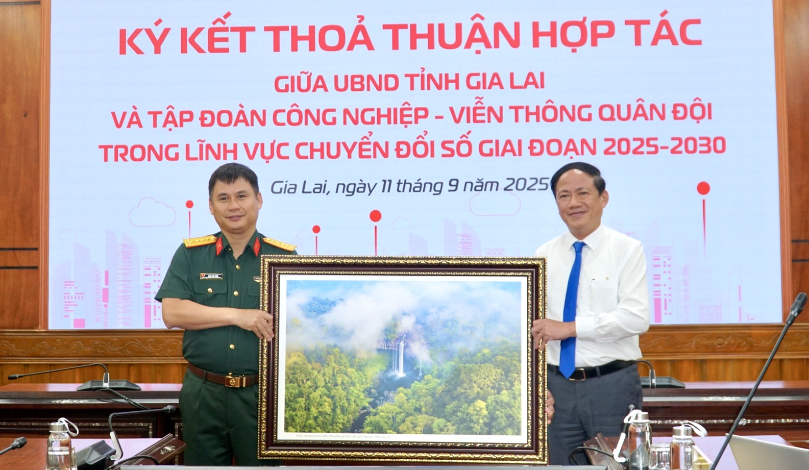 Gia Lai - Viettel ký kết hợp tác chuyển đổi số giai đoạn 2025-2030- Ảnh 5.