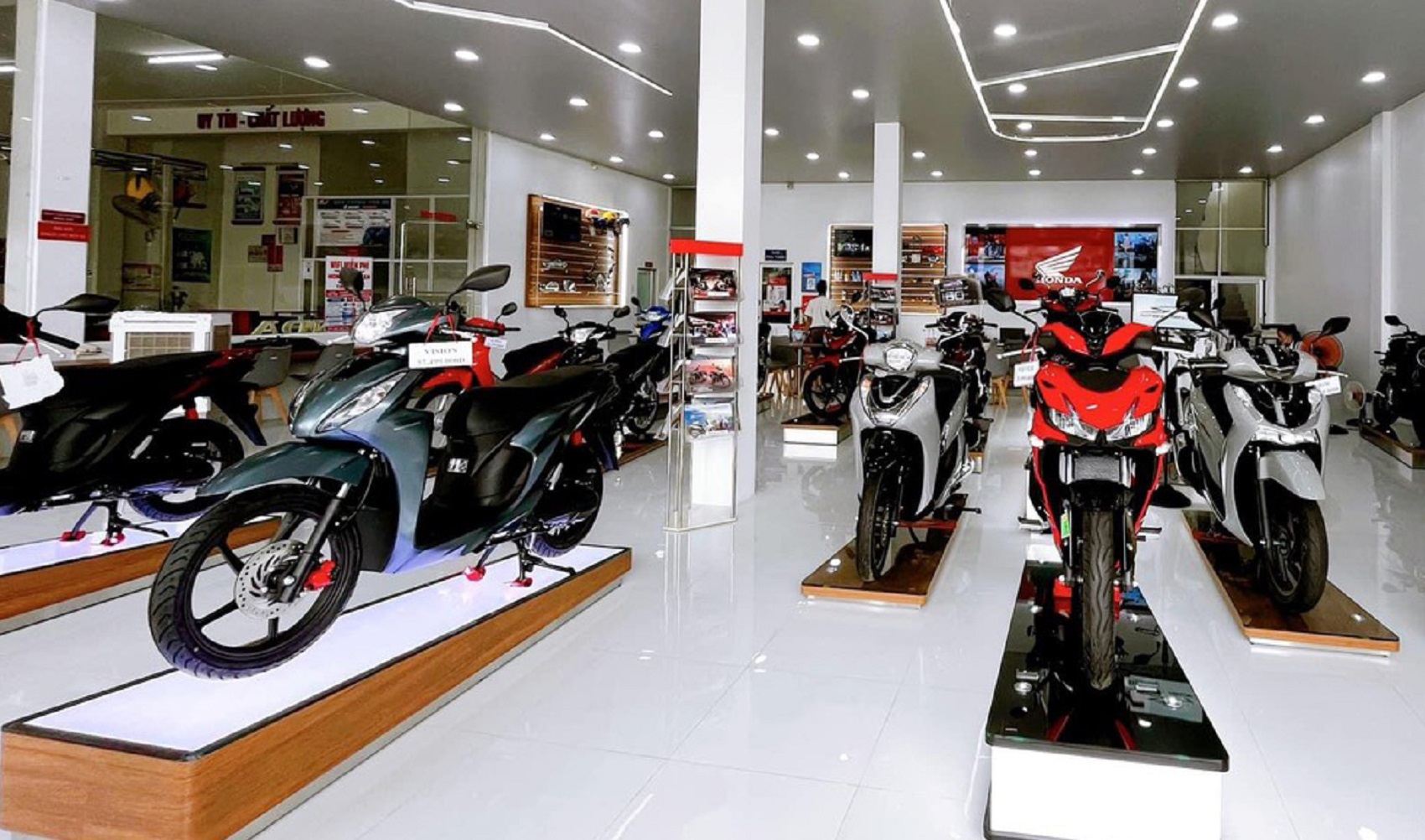 Doanh số ô tô Honda tăng gấp đôi, xe máy giảm mạnh- Ảnh 2. Doanh số ô tô Honda tăng gấp đôi, xe máy giảm mạnh- Ảnh 2.
