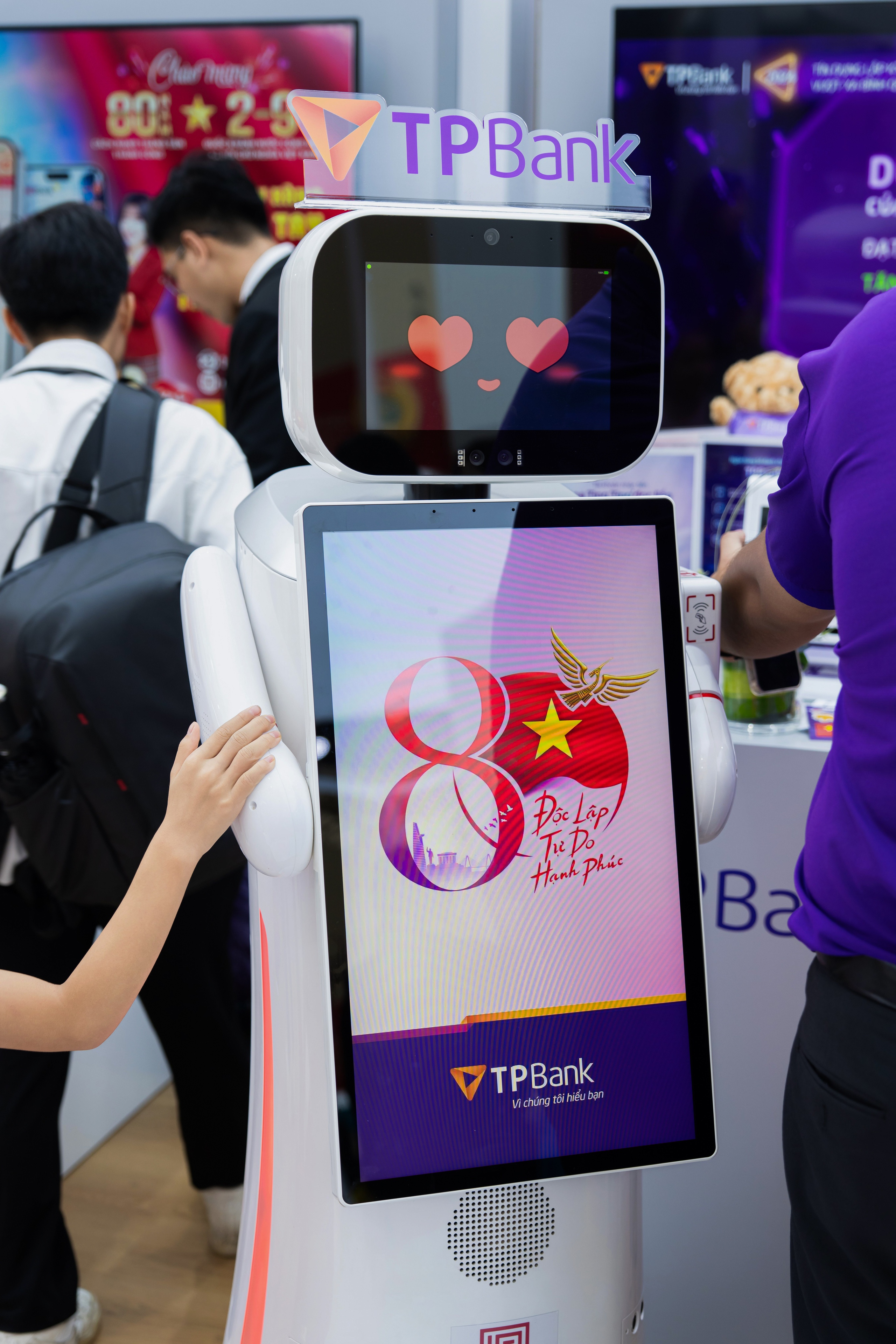 TPBank lựa chọn số hóa đúng xu thế và hiện thực khát vọng E-Vietnam- Ảnh 4.