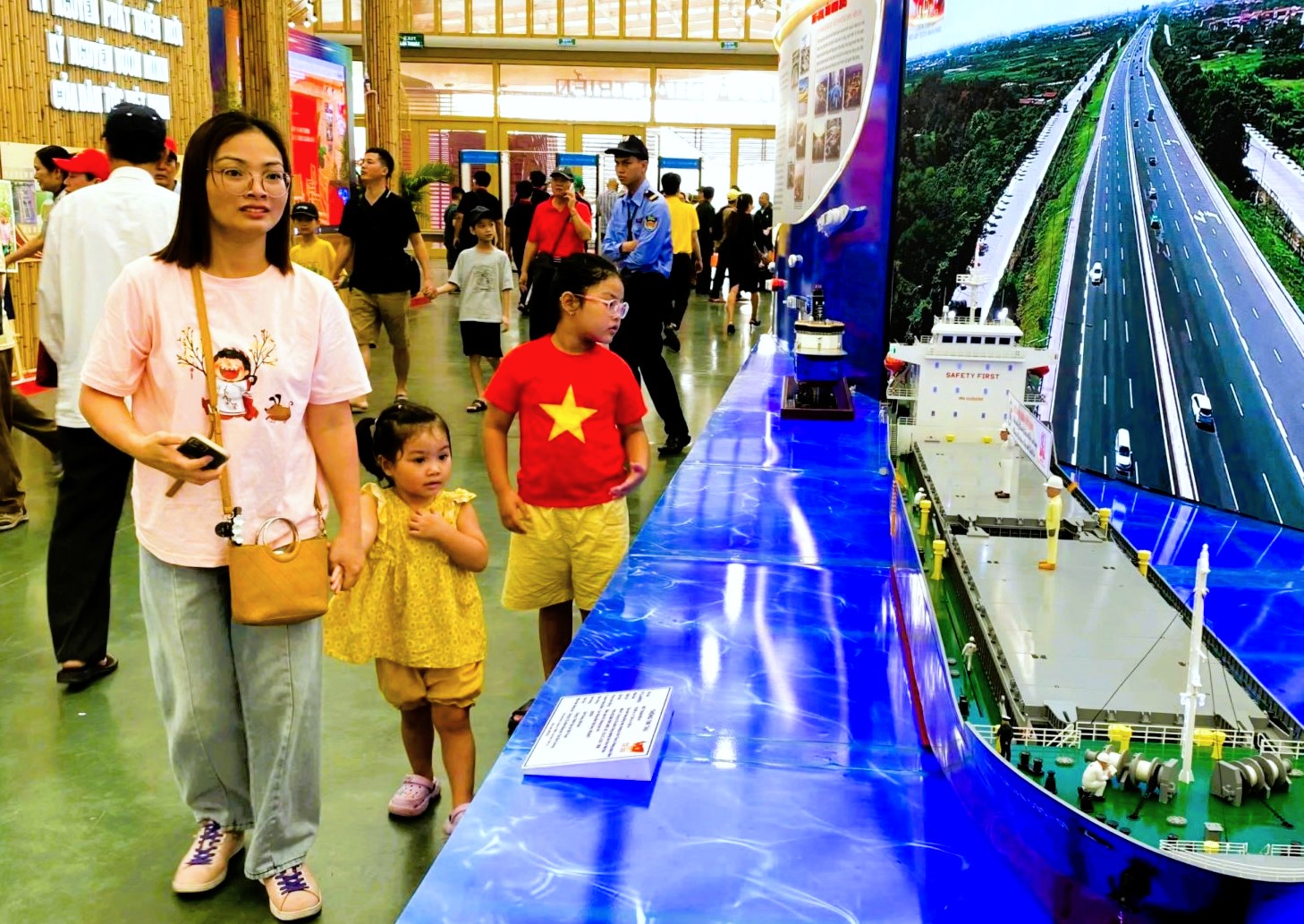 Triển lãm thành tựu ngành Xây dựng gửi thông điệp đến tương lai- Ảnh 19.