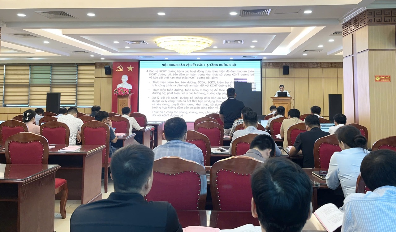 Quảng Ninh tăng cường đào tạo cán bộ về quản lý, bảo trì hạ tầng giao thông- Ảnh 1.