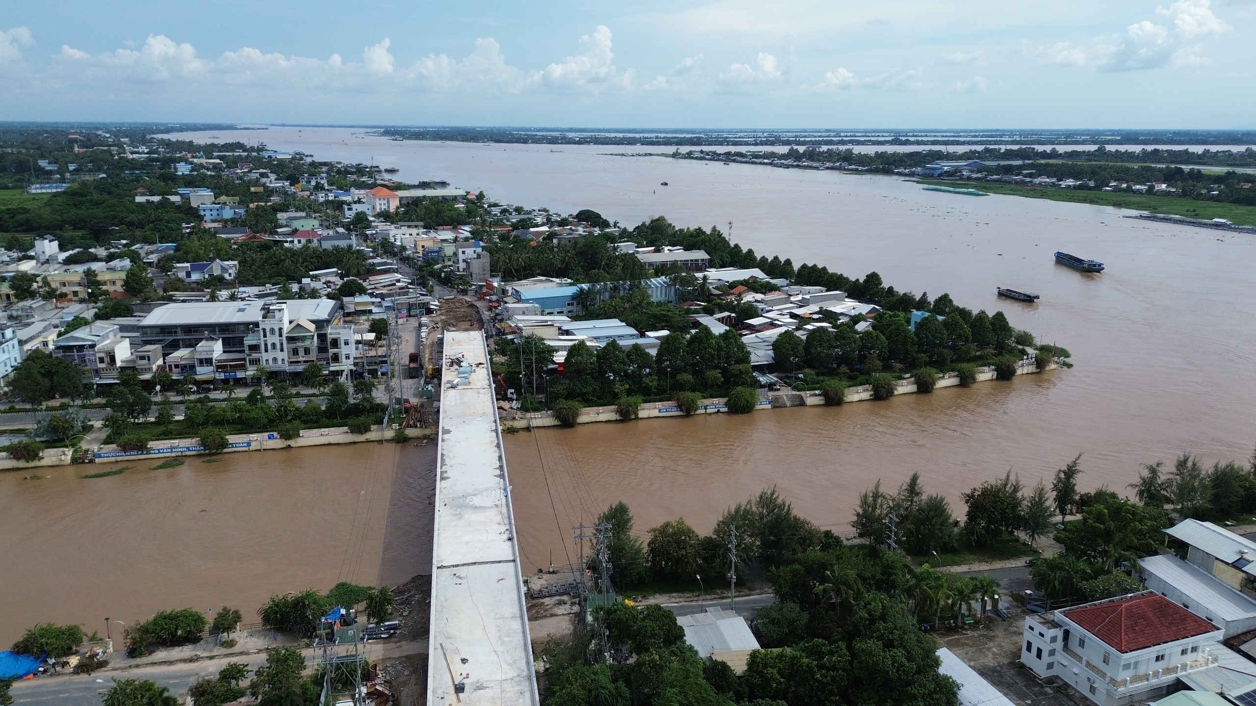 Đồng Tháp: Cầu Hồng Ngự bắc qua sông Tiền, thông xe cuối năm 2025- Ảnh 3.