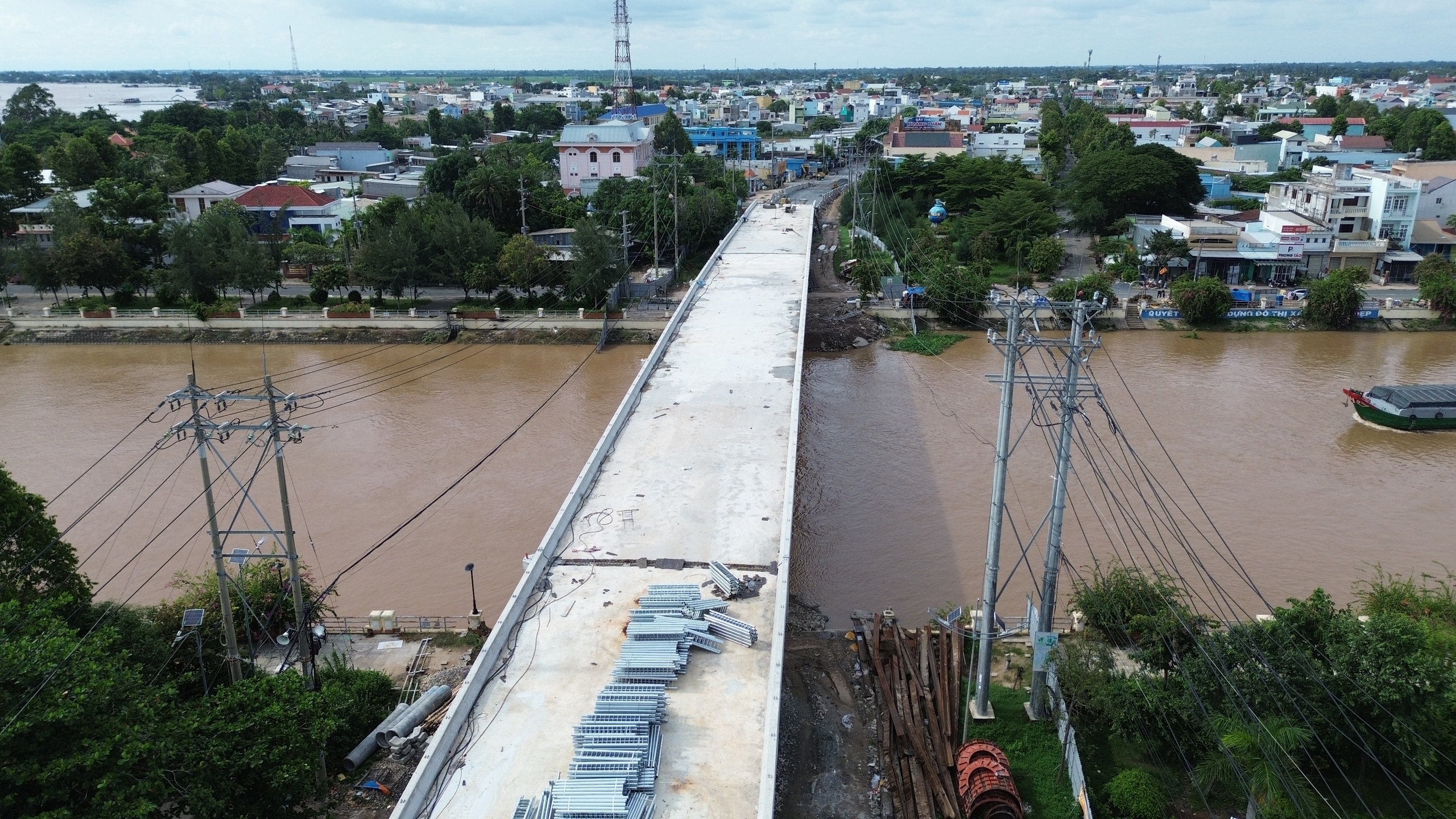 Đồng Tháp: Cầu Hồng Ngự bắc qua sông Tiền, thông xe cuối năm 2025- Ảnh 1.